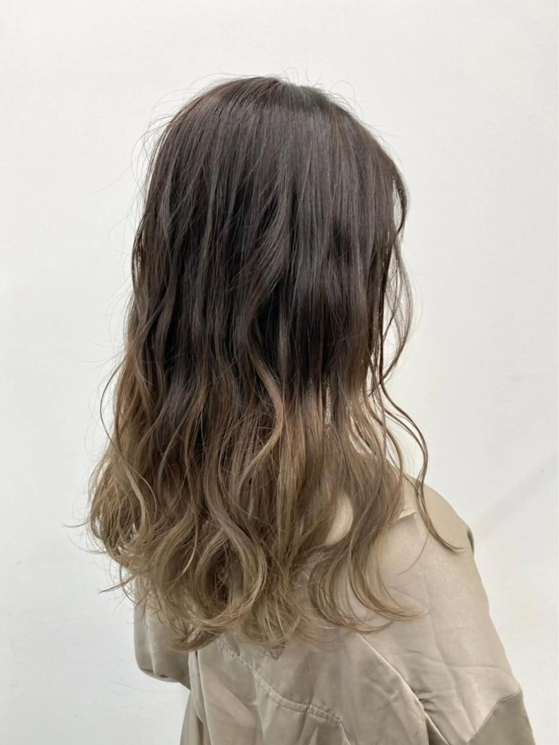 セミロング カラー グラデーションカラー ヘアカラー トリートメント 【公式】amble luxe池袋東口🩷のヘアスタイル