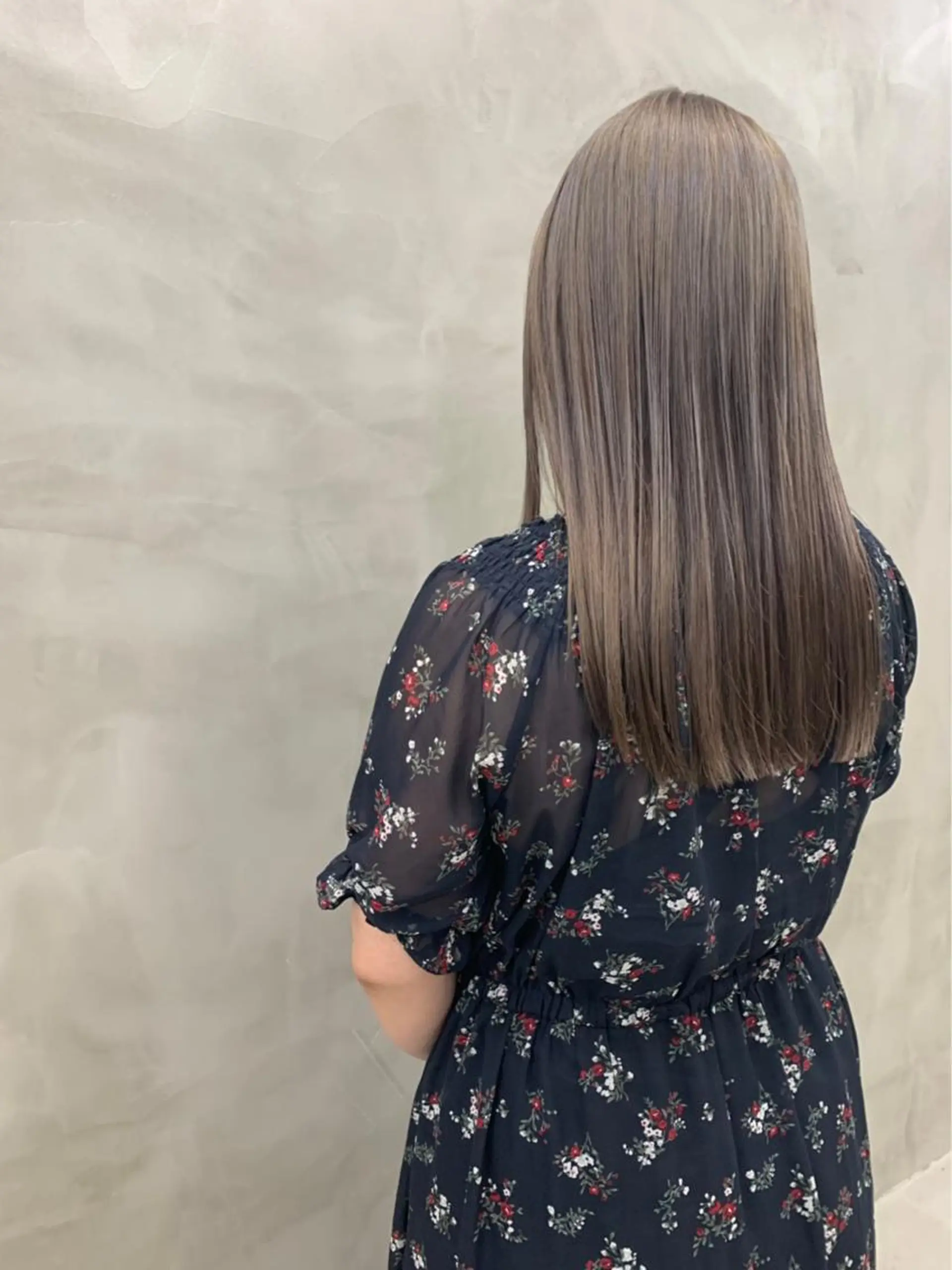 カラー アッシュ ブリーチ ケアブリーチ デザインカラー ハイトーンカラー ヘッドスパ (女性限定)🍋モエのヘアスタイル