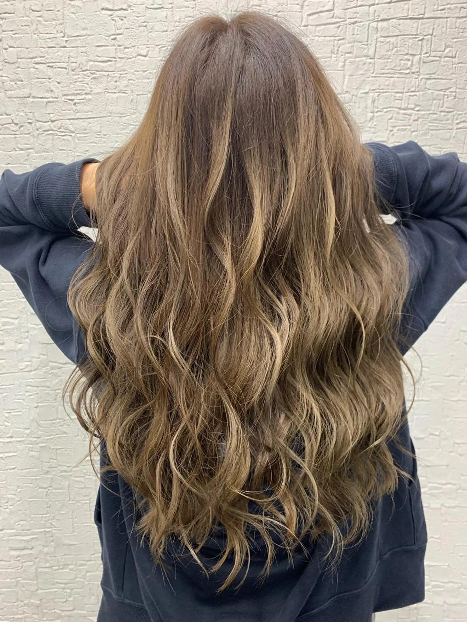 ロング ヘアカラー 須佐 勝也のヘアスタイル