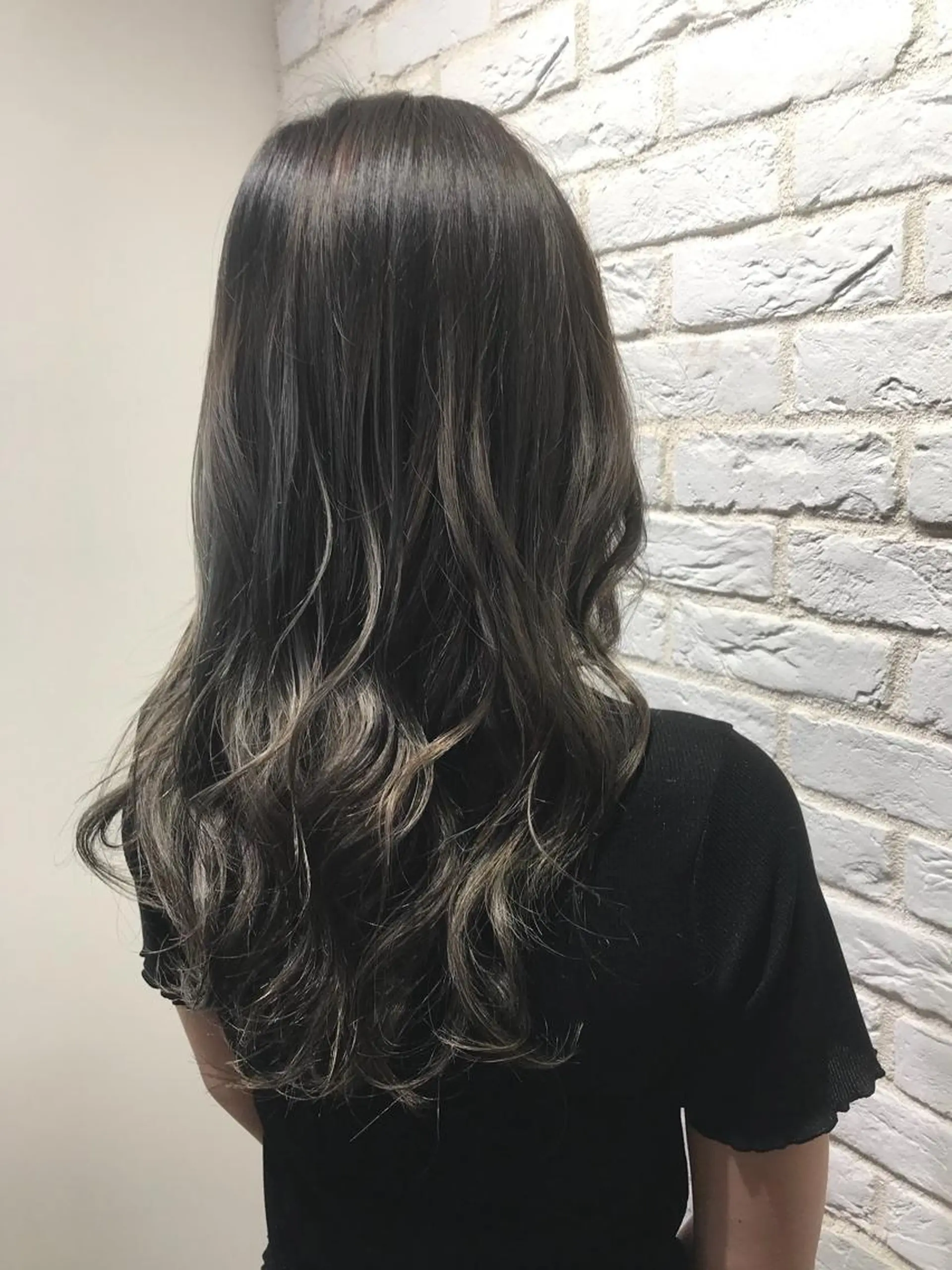 カラー UMEDA FIGAROのヘアスタイル