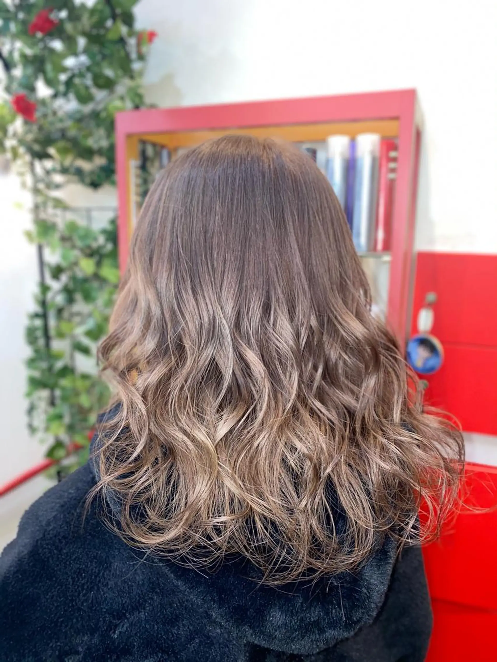 セミロング アッシュ ヘアカラー ゆぴ☾‪/推しカラー /ハイトーンのヘアスタイル