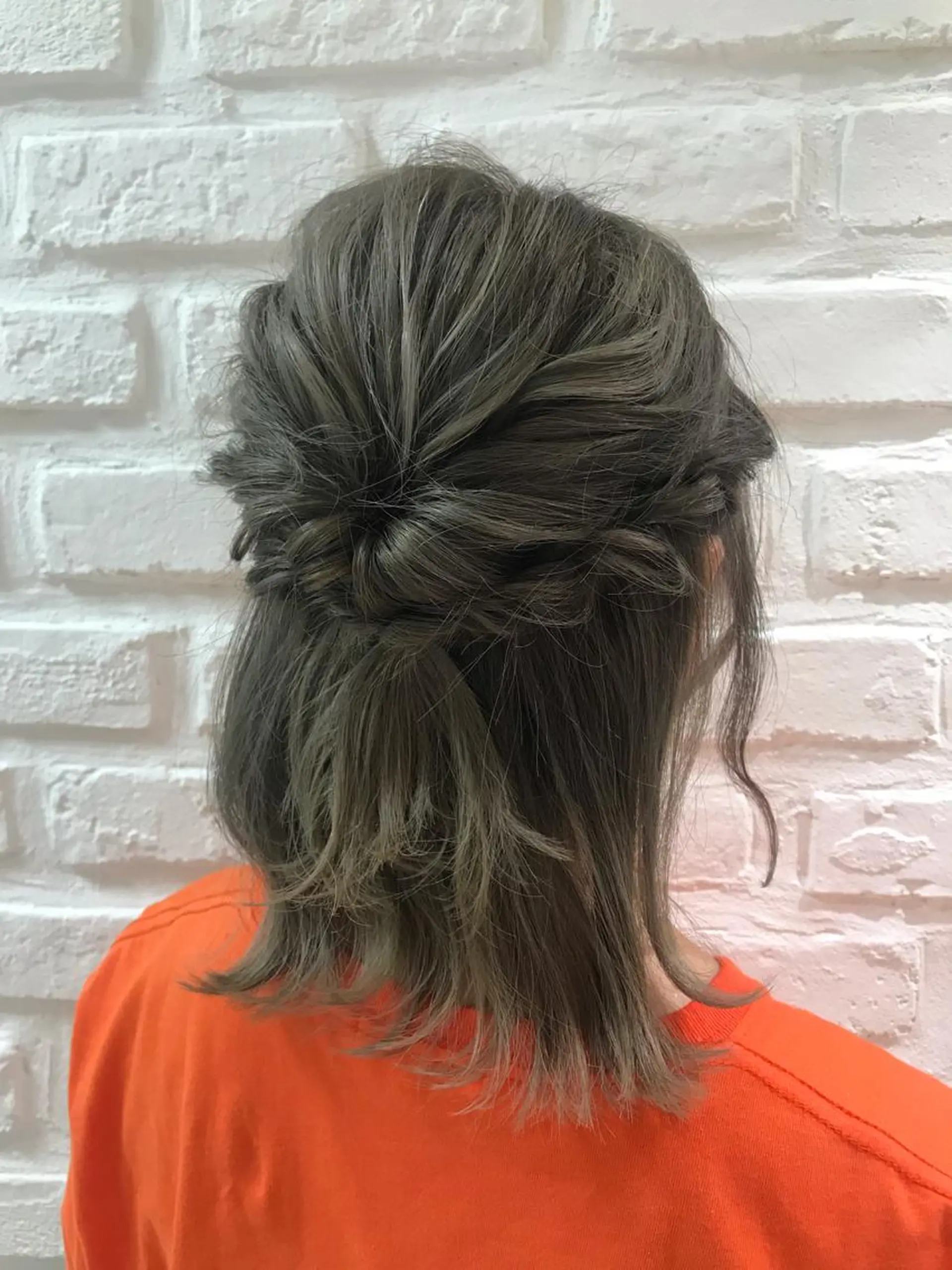 ミディアム ヘアアレンジ ハーフアップ ヘアセット 【暖色カラー特化】 中山由梨のヘアスタイル