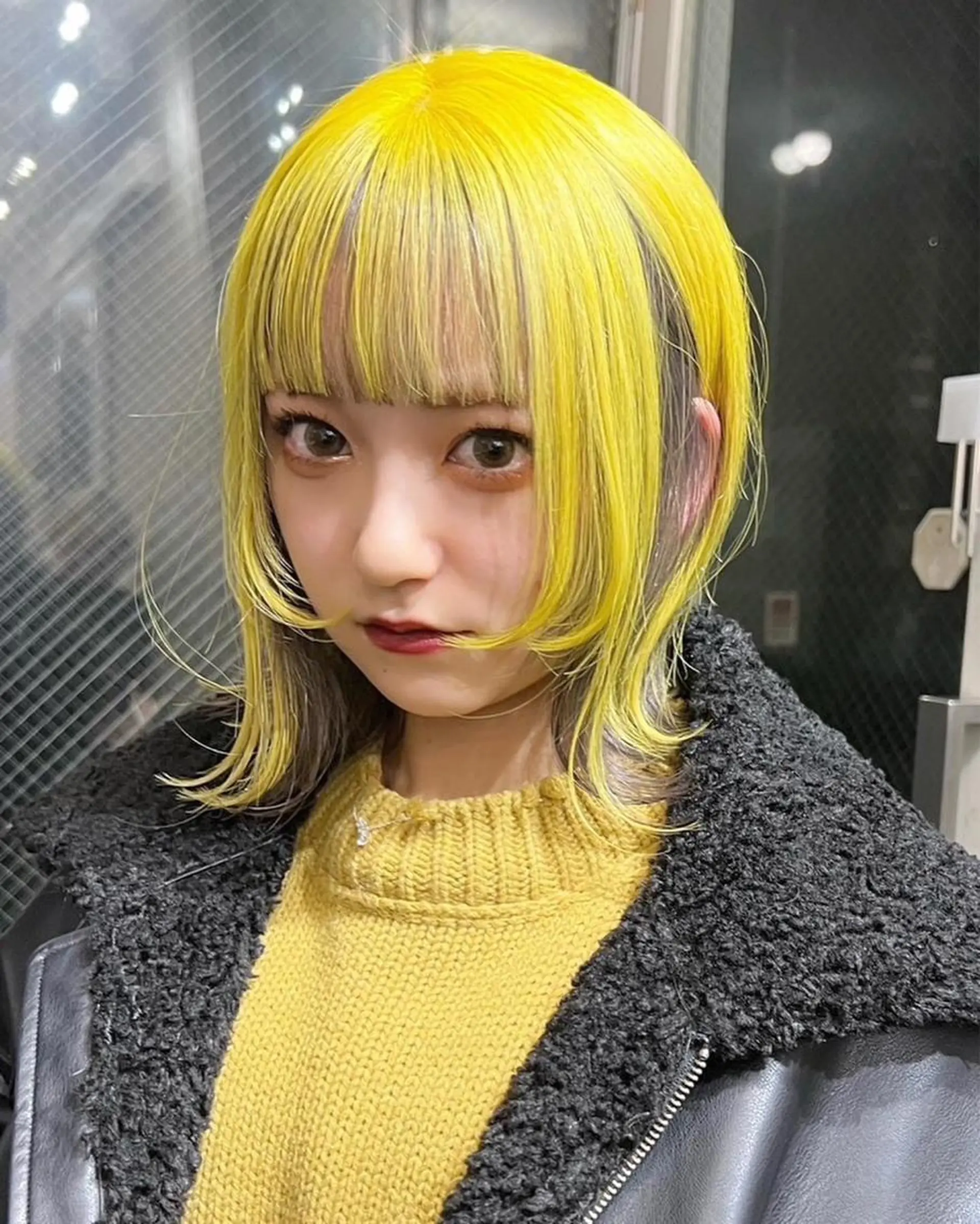 ミディアム カラー ブリーチ ケアブリーチ デザインカラー ハイトーンカラー ウルフカット ヘアカラー ヘアセット Null 表参道のヘアスタイル