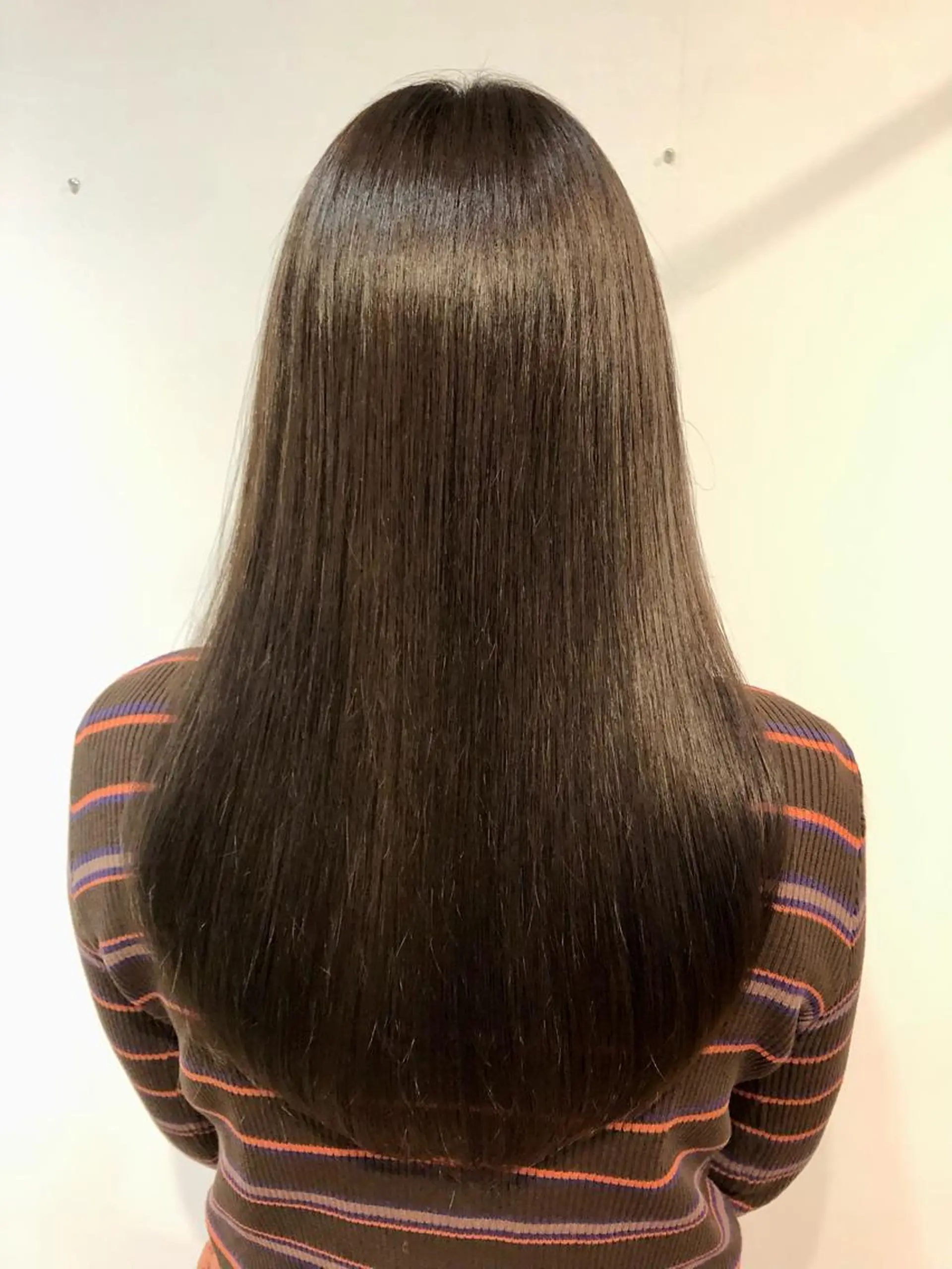 ロング カラー トップ スタイリストのヘアスタイル