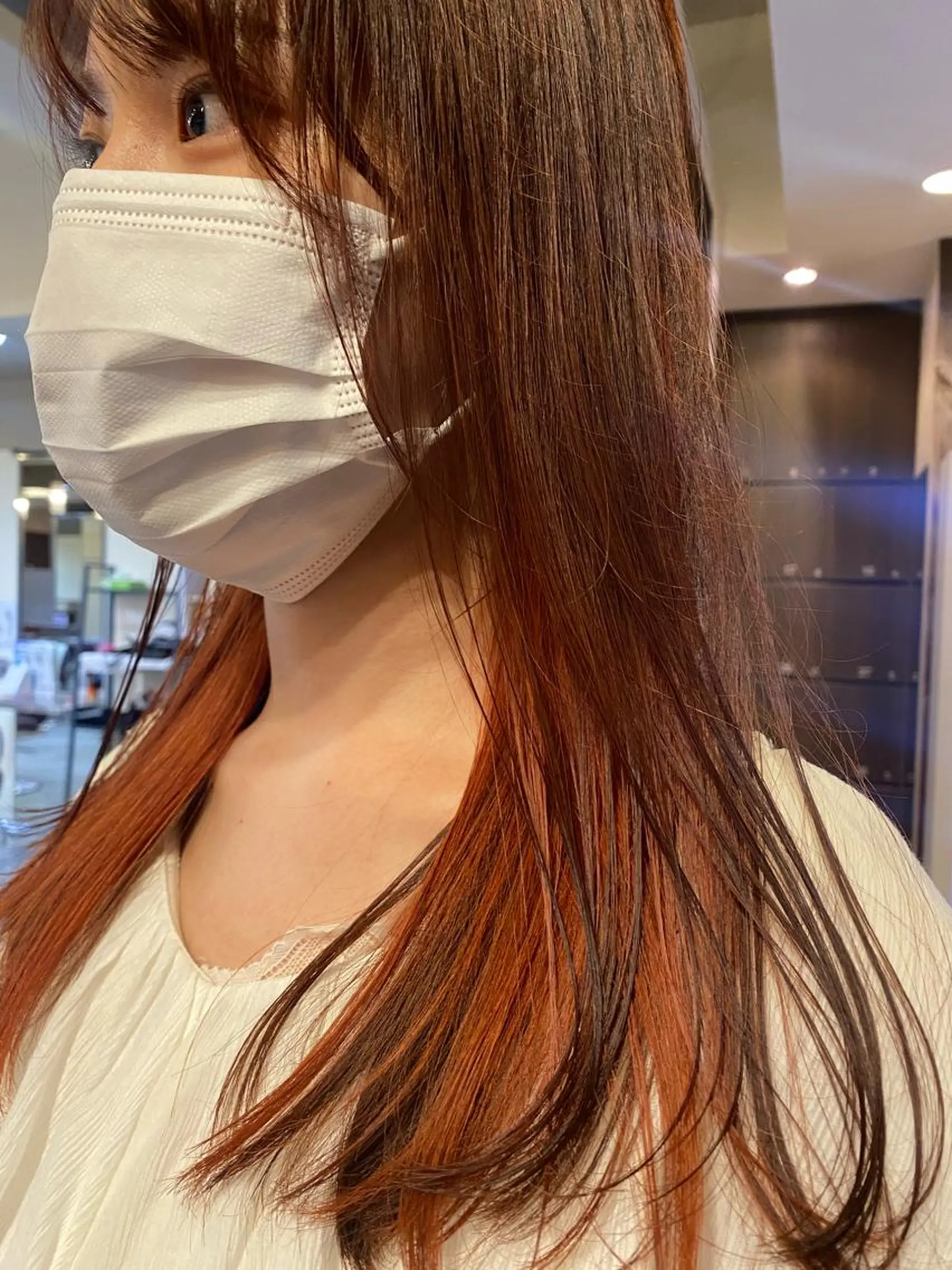 セミロング パーマ ヘアアレンジ メンズ キッズ ネイル viewstokyo所属・mana 暖色カラーカットのヘアスタイル