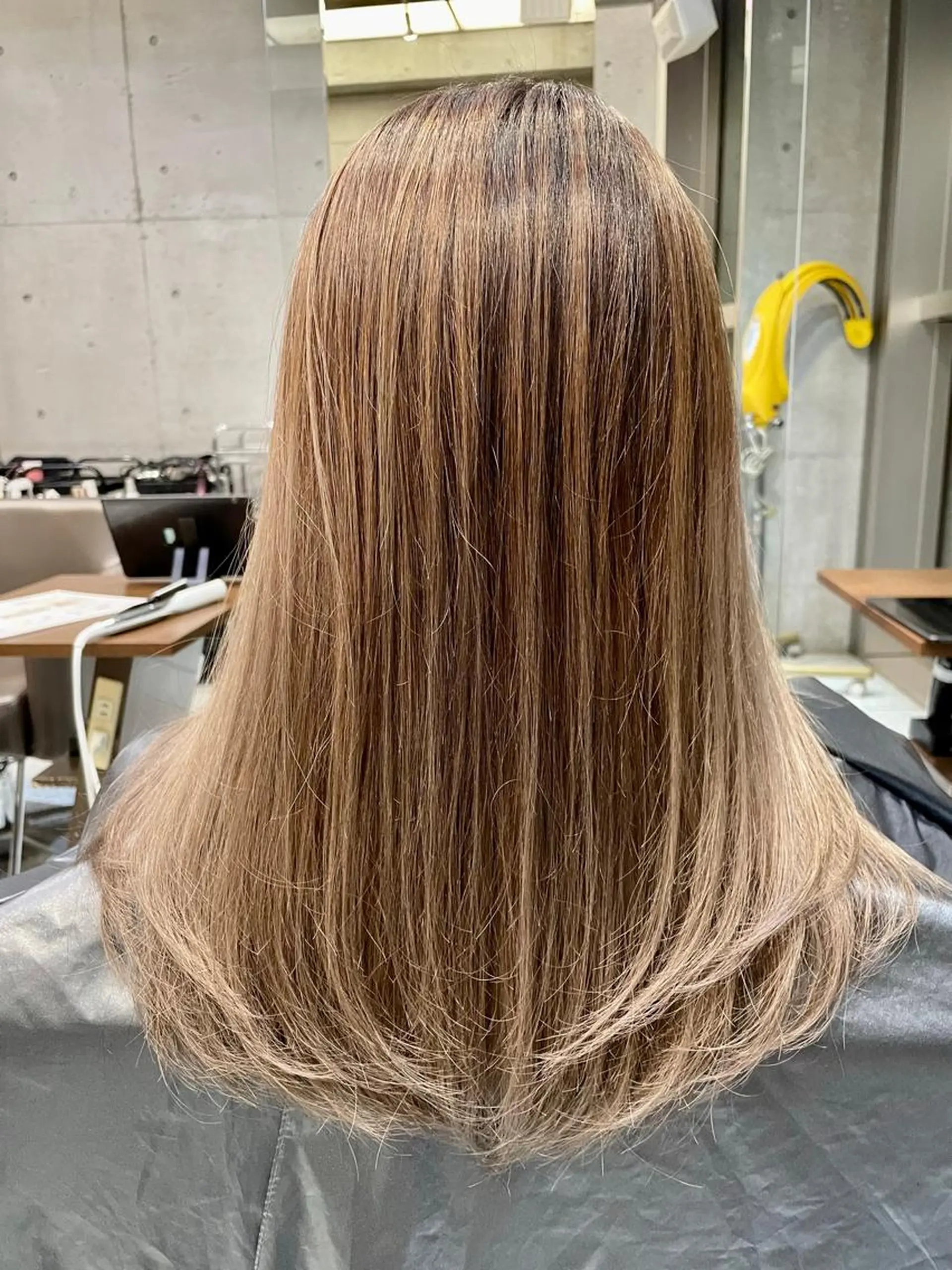 ロング カラー バレイヤージュ レイヤーカット 大栗 佑也  髪質改善のヘアスタイル