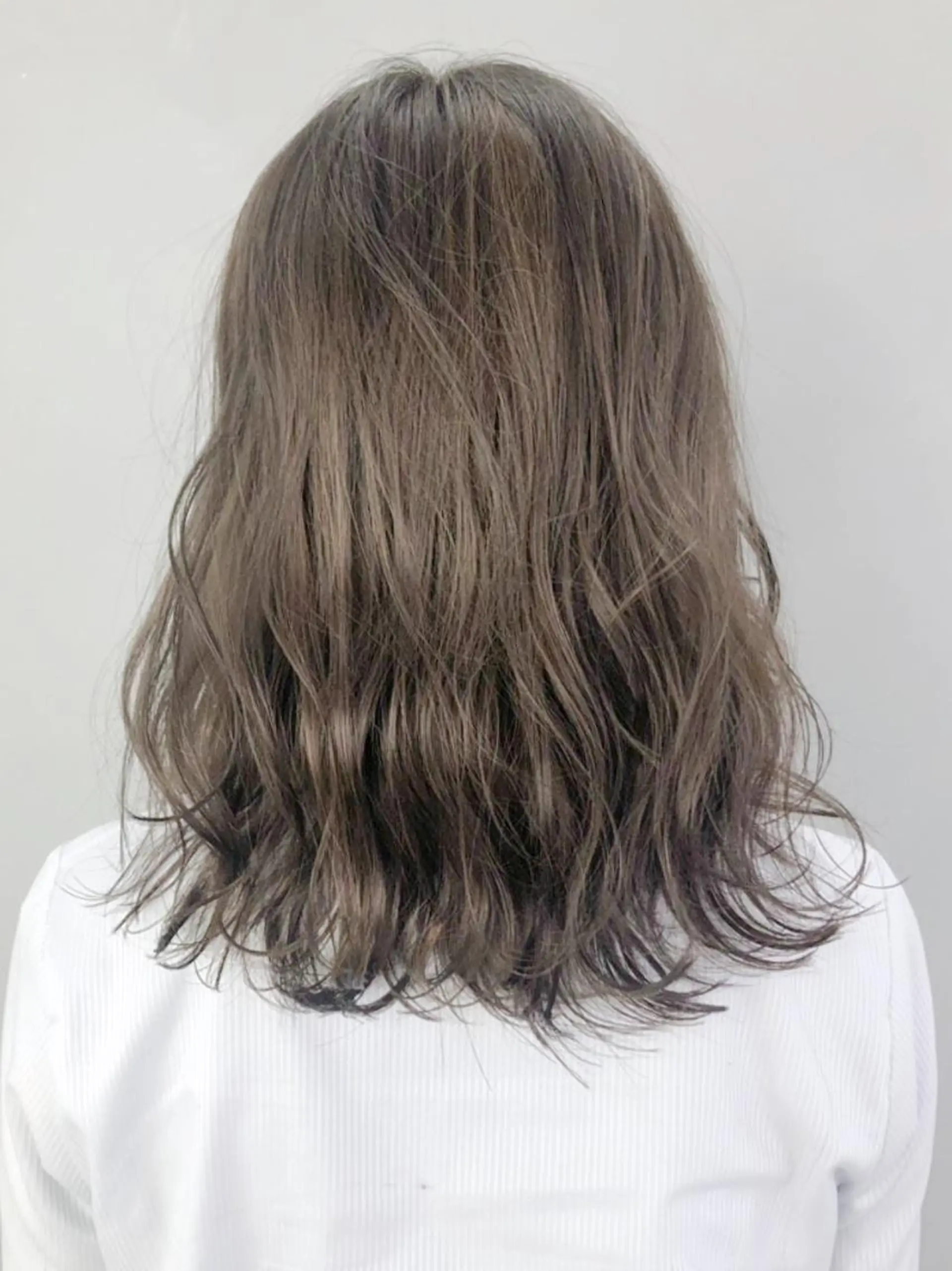 ミディアム カラー パーマ ヘアアレンジ アッシュ ITbyALBUM 中野店のヘアスタイル