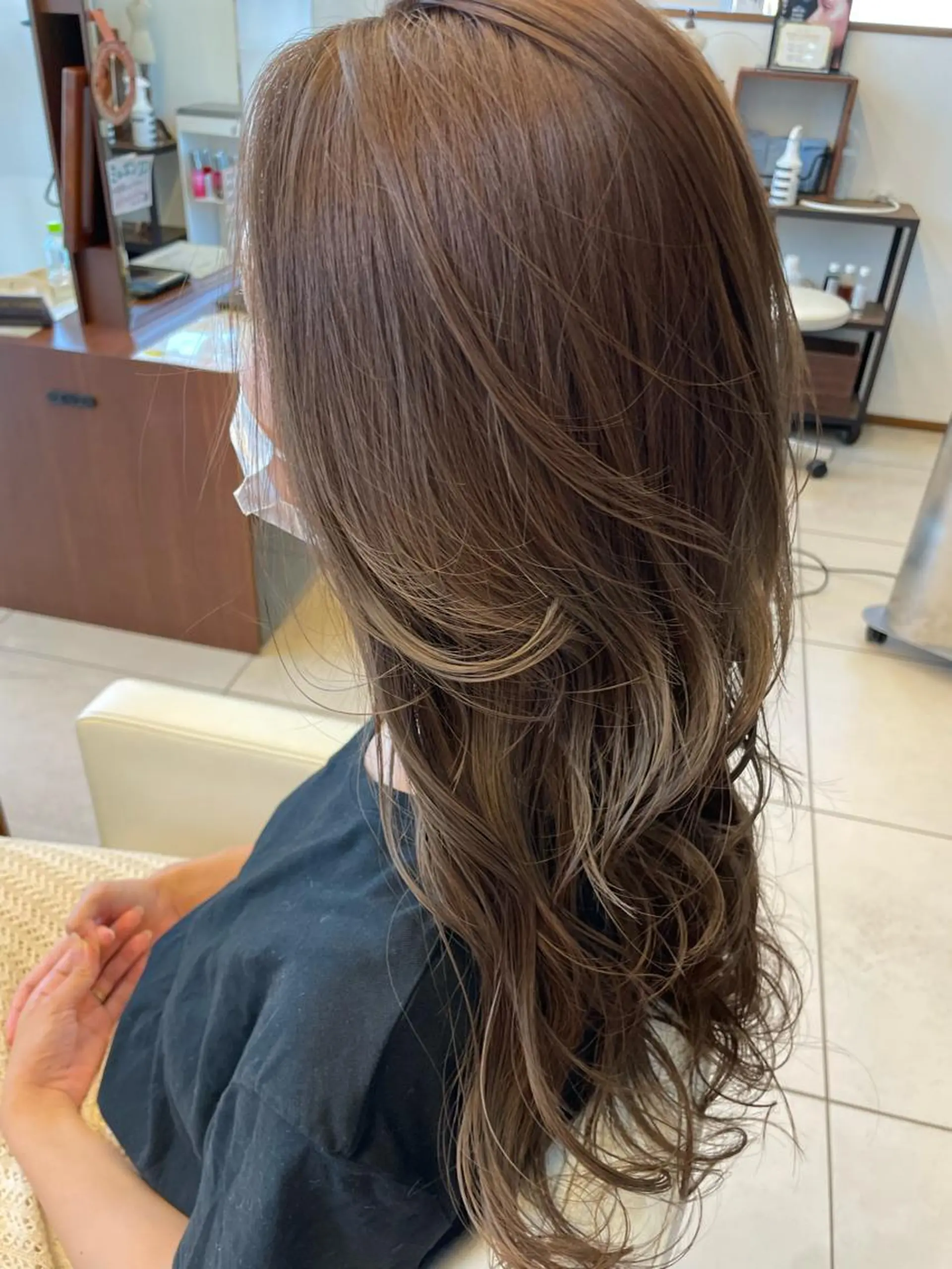 ロング カラー ベージュカラー レイヤーカット カット ヘアカラー ヘッドスパ 秋元 菜摘のヘアスタイル