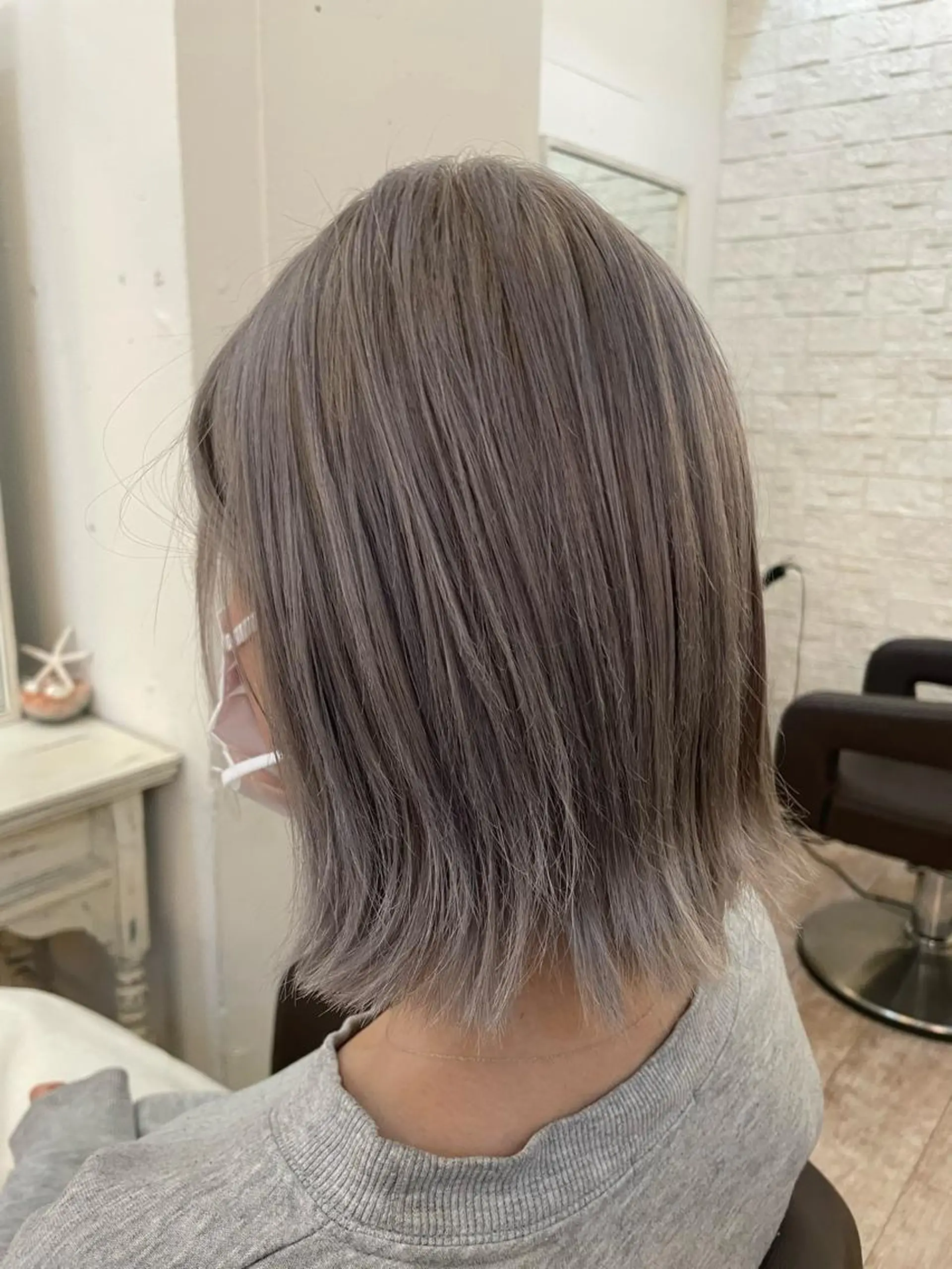 ショート カラー ブリーチ 透明感カラー シルバー 杉山 蒼汰のヘアスタイル