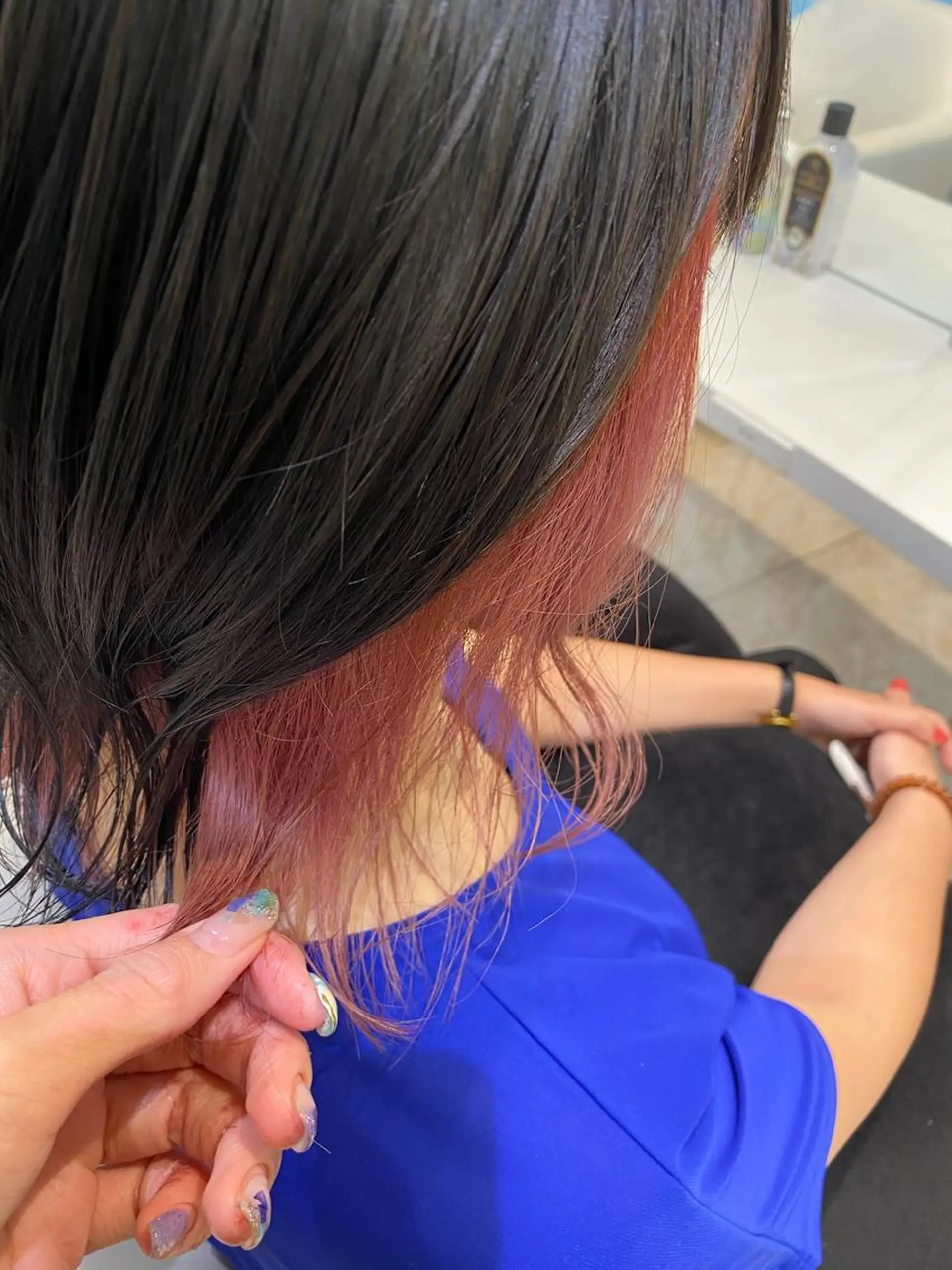 カラー ブリーチ 透明感カラー イヤリングカラー ヘアカラー はるか/ブリーチカラ ー/ヘアアレンジ🤍のヘアスタイル