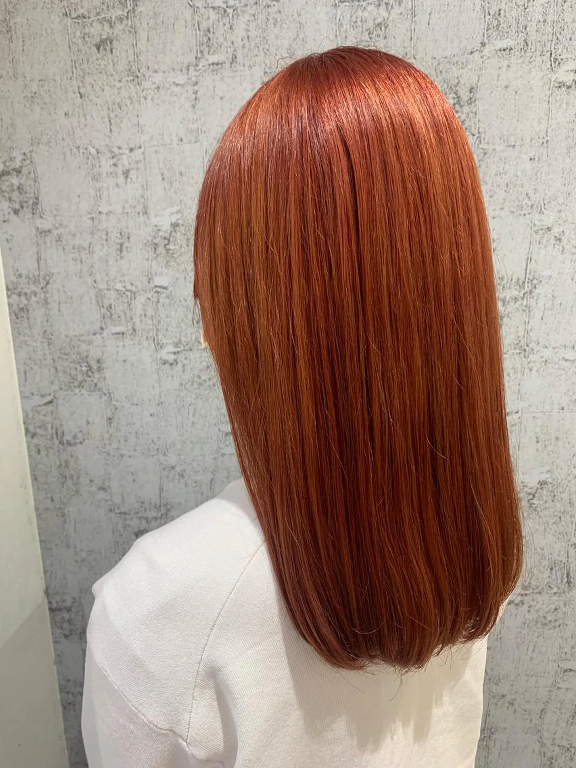 セミロング カラー オレンジ Gisel みらののヘアスタイル