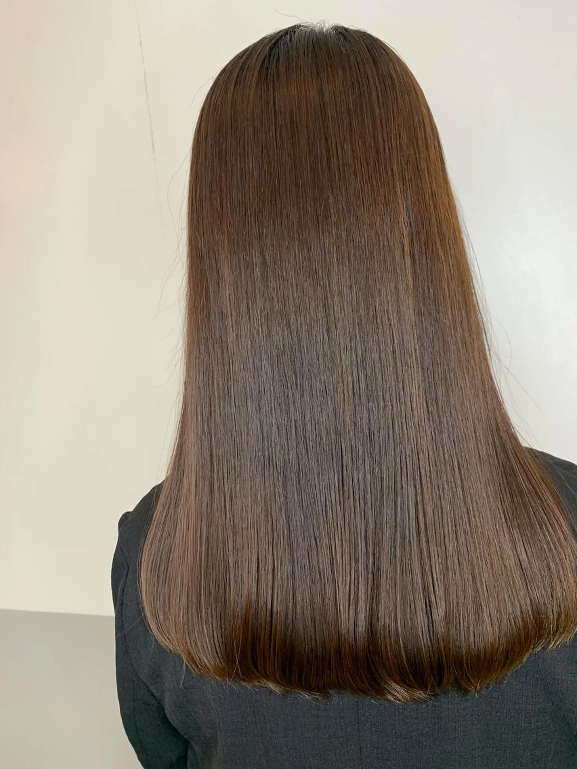 セミロング カラー セミロングパーマ ブリーチ トリートメント トップ スタイリストのヘアスタイル