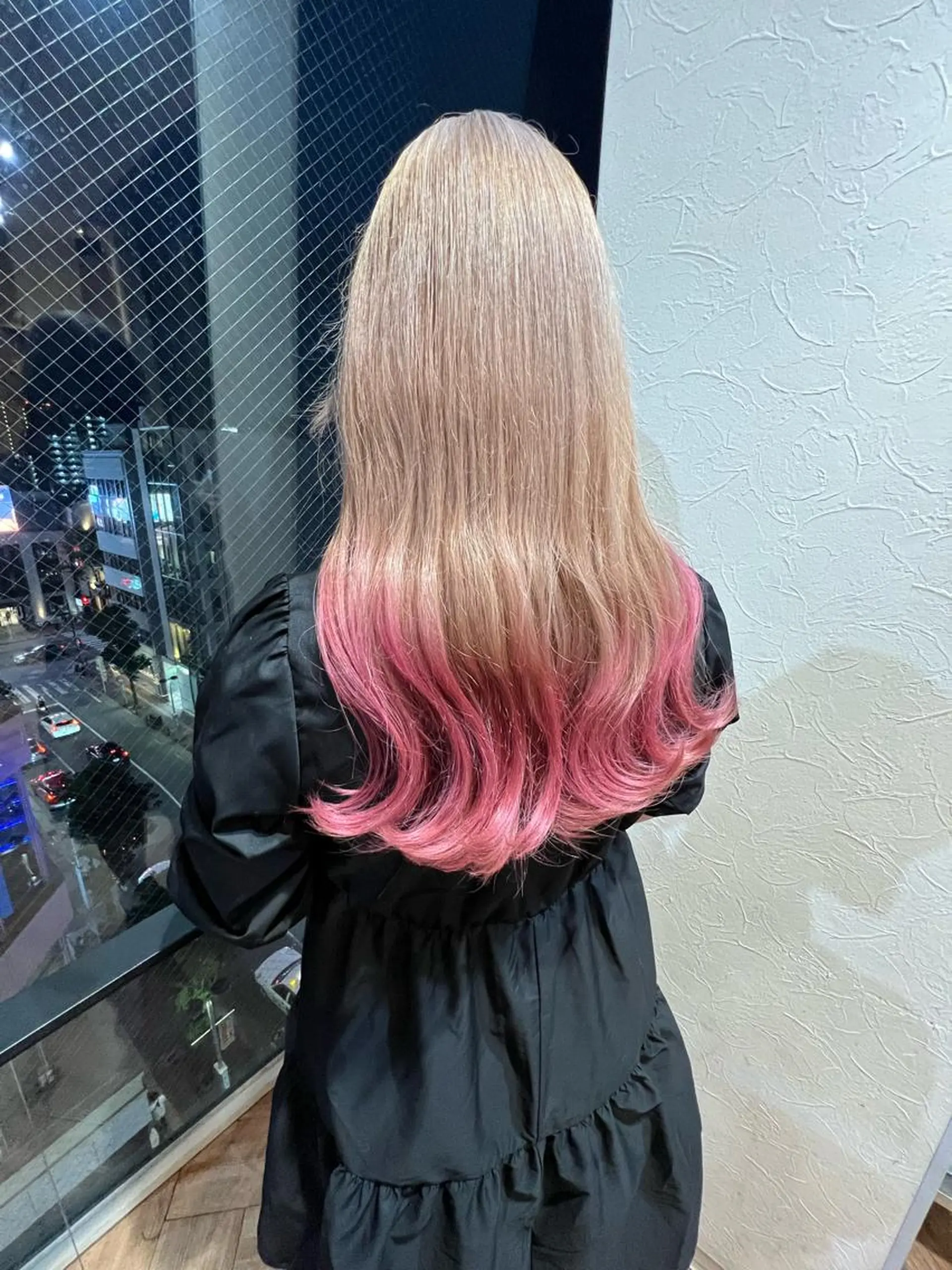 ロング カラー グラデーションカラー 韓国🇰🇷レイヤー 映える顔周り🩷のヘアスタイル