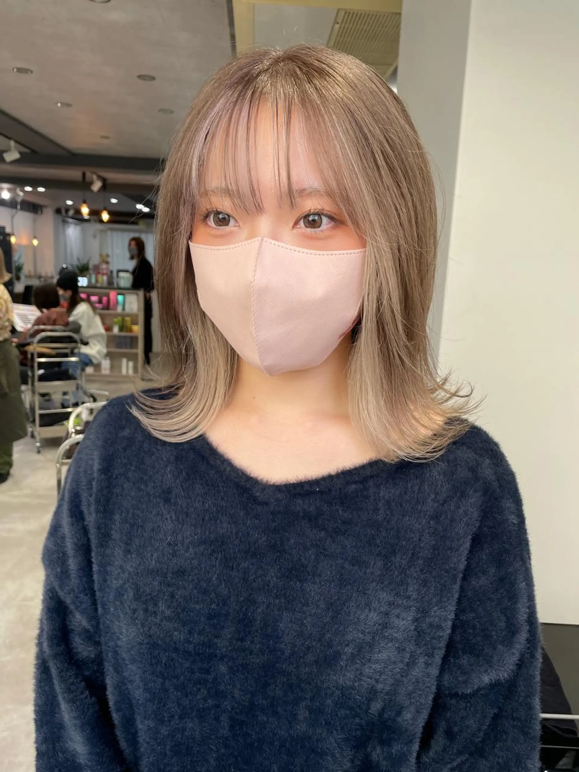 カラー ハイトーンイヤ リングカラー清水隆央のヘアスタイル