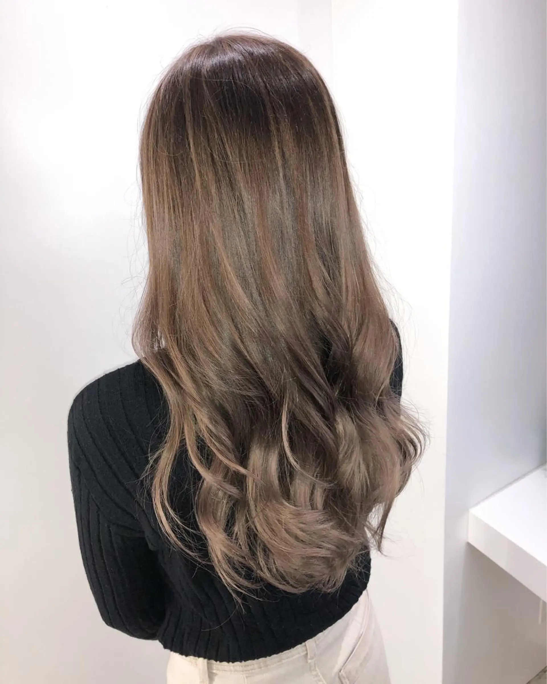 ロング カラー バレイヤージュ ベージュカラー ハイライトカラー ミルクティーベージュ ハイライト ☕️ベージュカラー 内藤光哉☕️のヘアスタイル