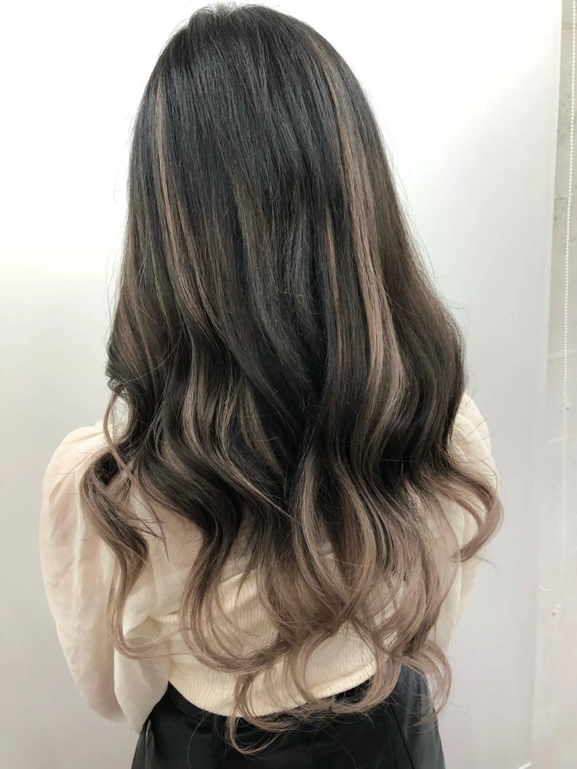 ロング カラー ヘアアレンジ バレイヤージュ ブリーチ ハイトーンカラー エクステ レイヤーカット レイヤー/エクステ alpha下妻のヘアスタイル