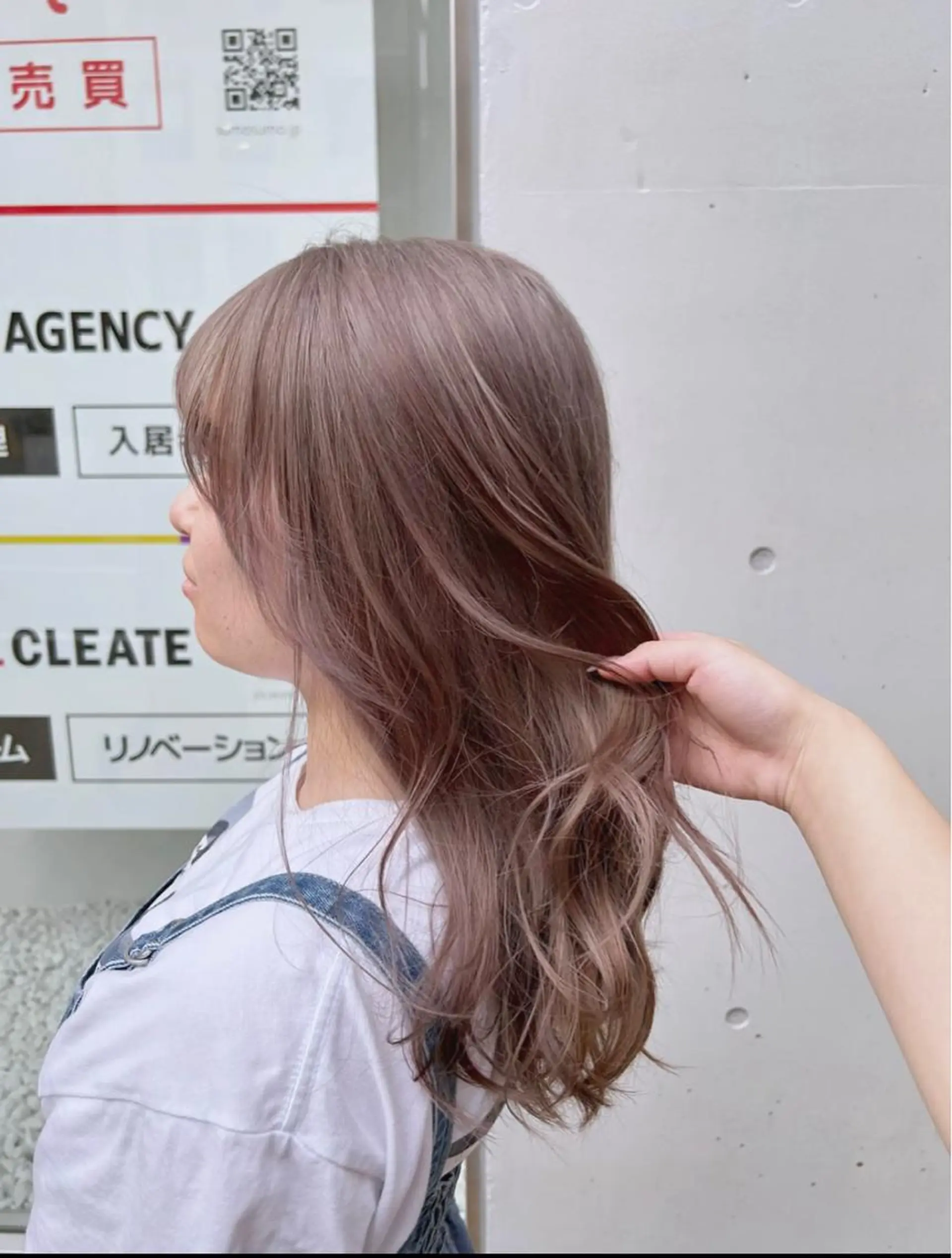 ミディアム 透明感カラー NAN AMI グレージュのヘアスタイル