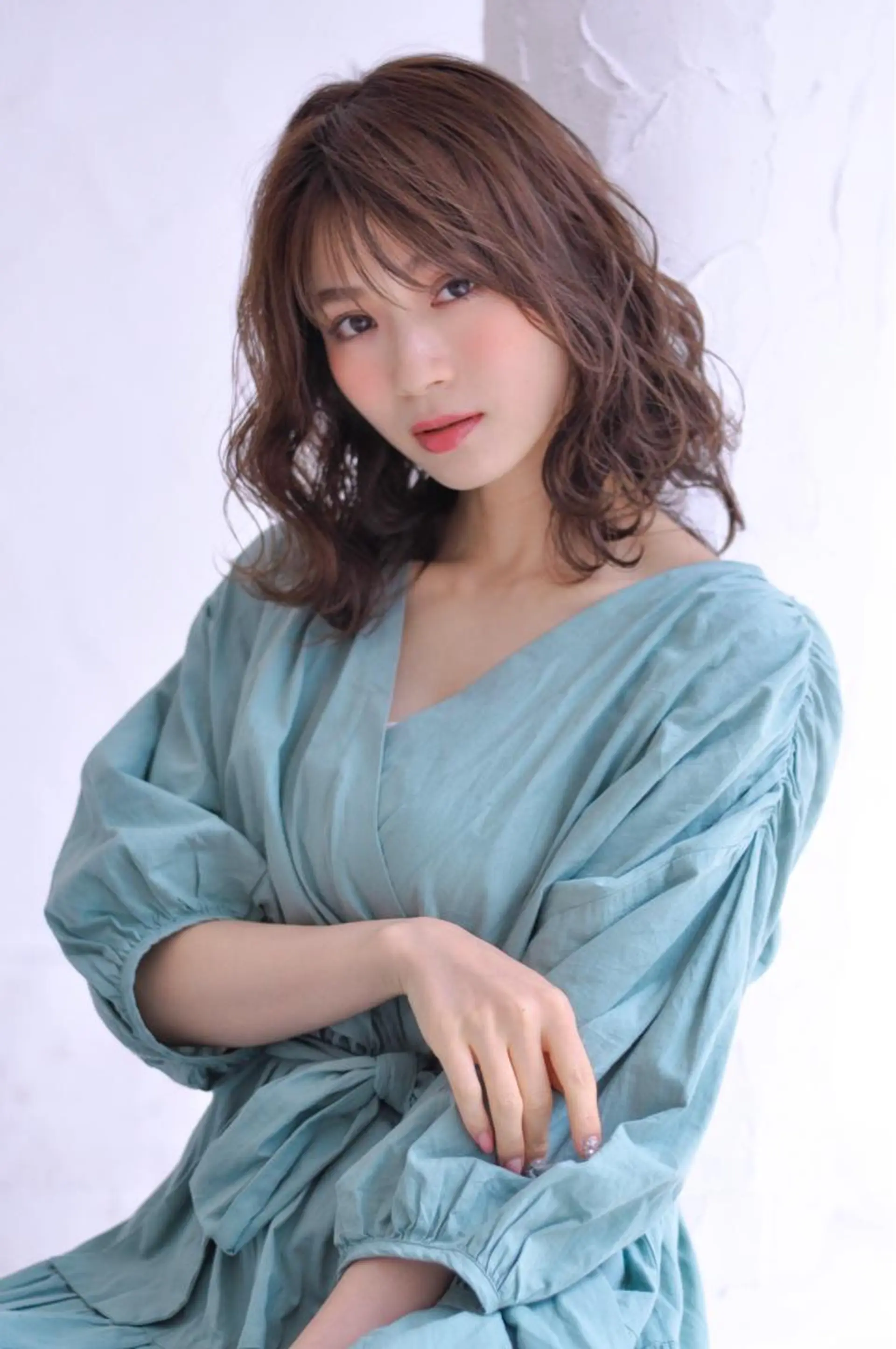 ミディアム カラー パーマ ベージュカラー 外ハネヘア 縮毛矯正 トリートメント 中田 敏明のヘアスタイル