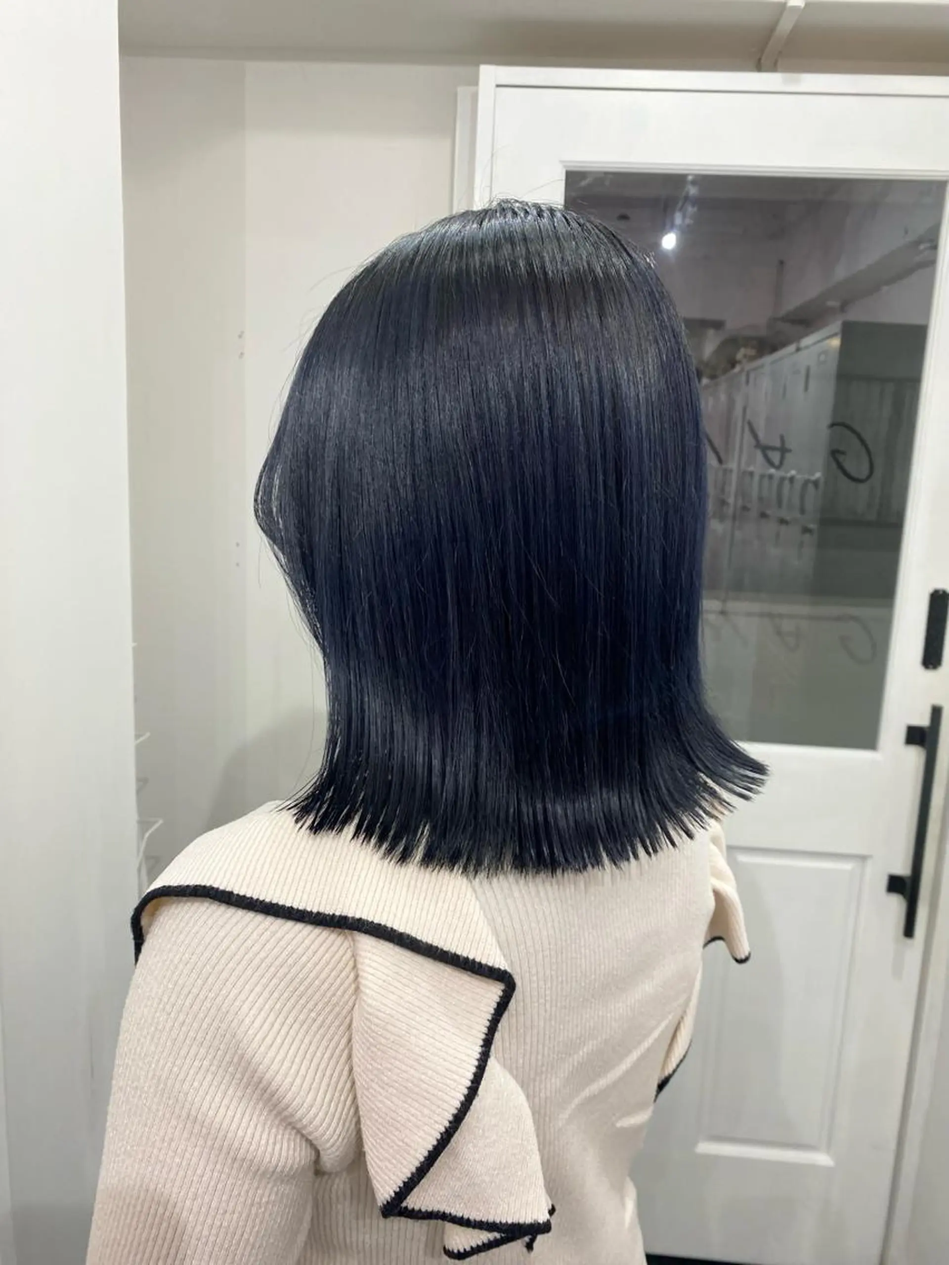 セミロング カラー 黒髪 ブリーチ ブルーカラー ブルーブラック 透明感カラー 楓🦋韓国系レイヤー / 透明感カラー🤍のヘアスタイル