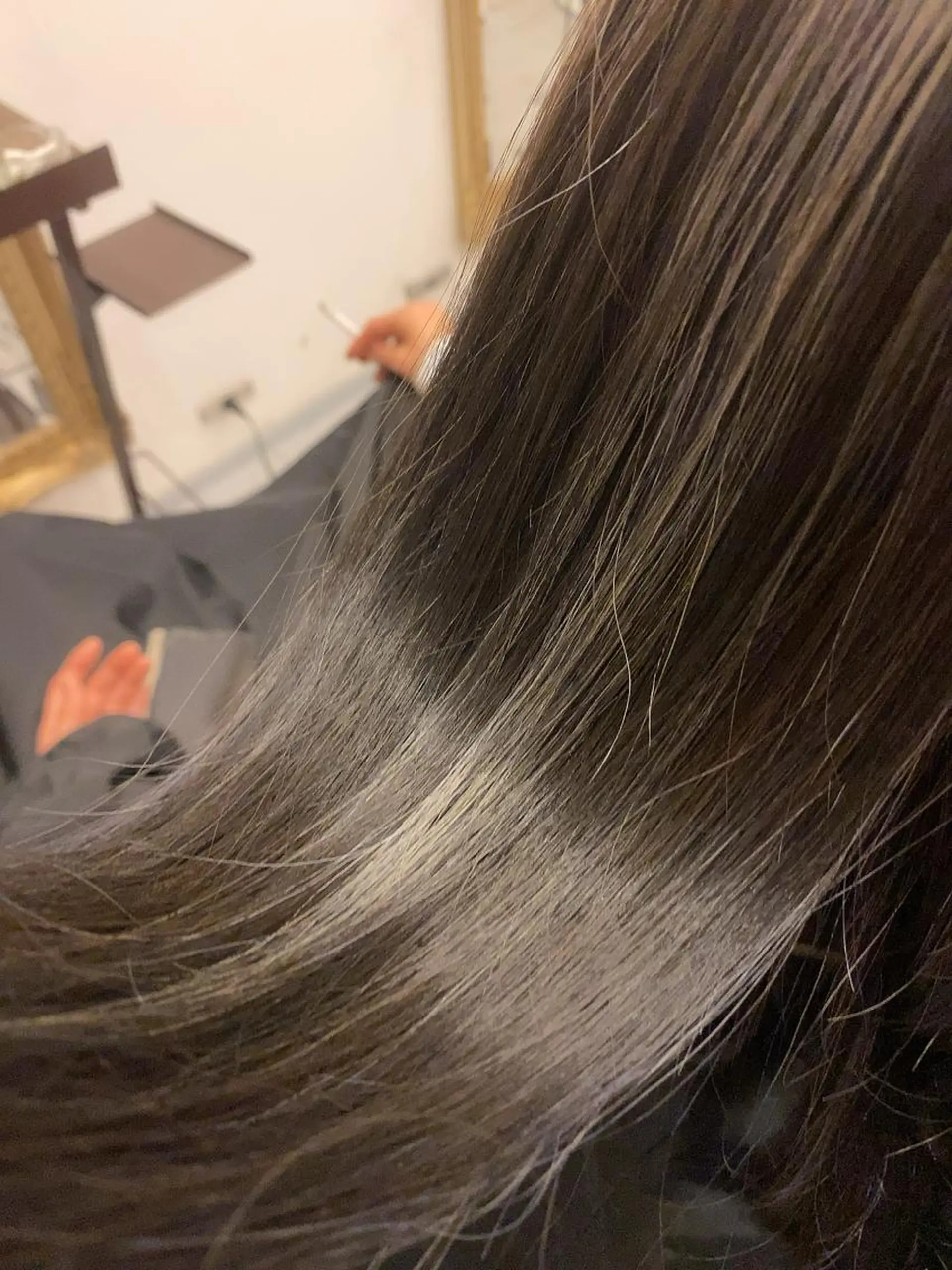 ロング カラー ケアブリーチ&シール エクステの店和田翔莉のヘアスタイル