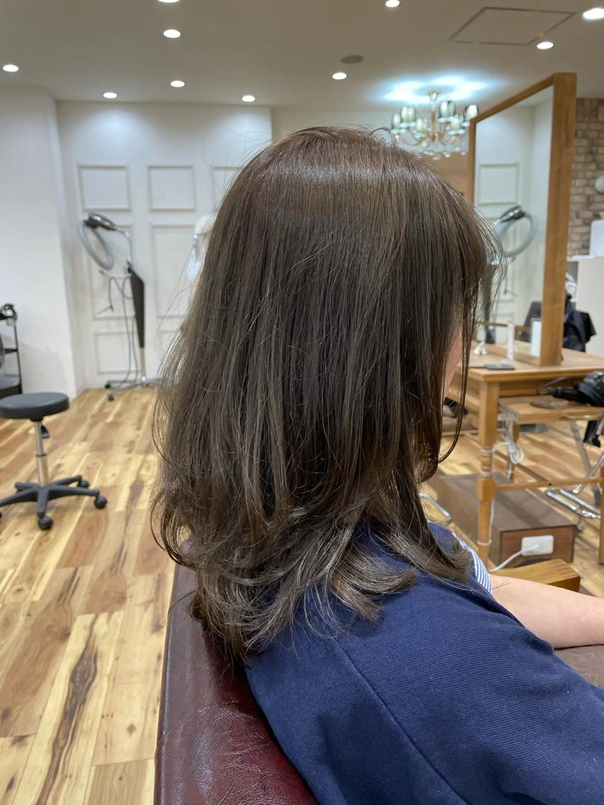 ミディアム アッシュ YASUHIRO グレージュ/メンズのヘアスタイル