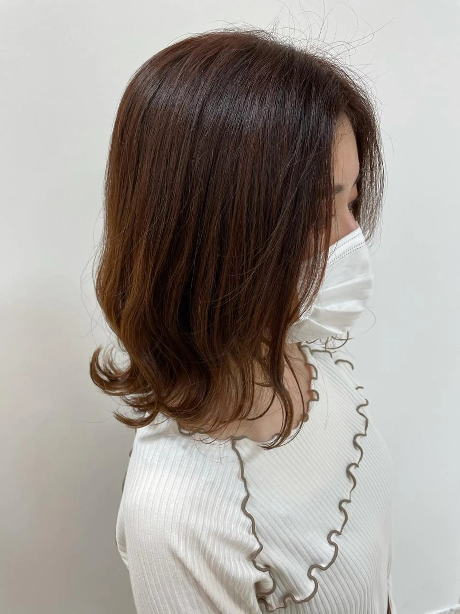 ミディアム カラー ヘアカラー トリートメント 顔まわりカット✄ ベージュカラー🧸のヘアスタイル