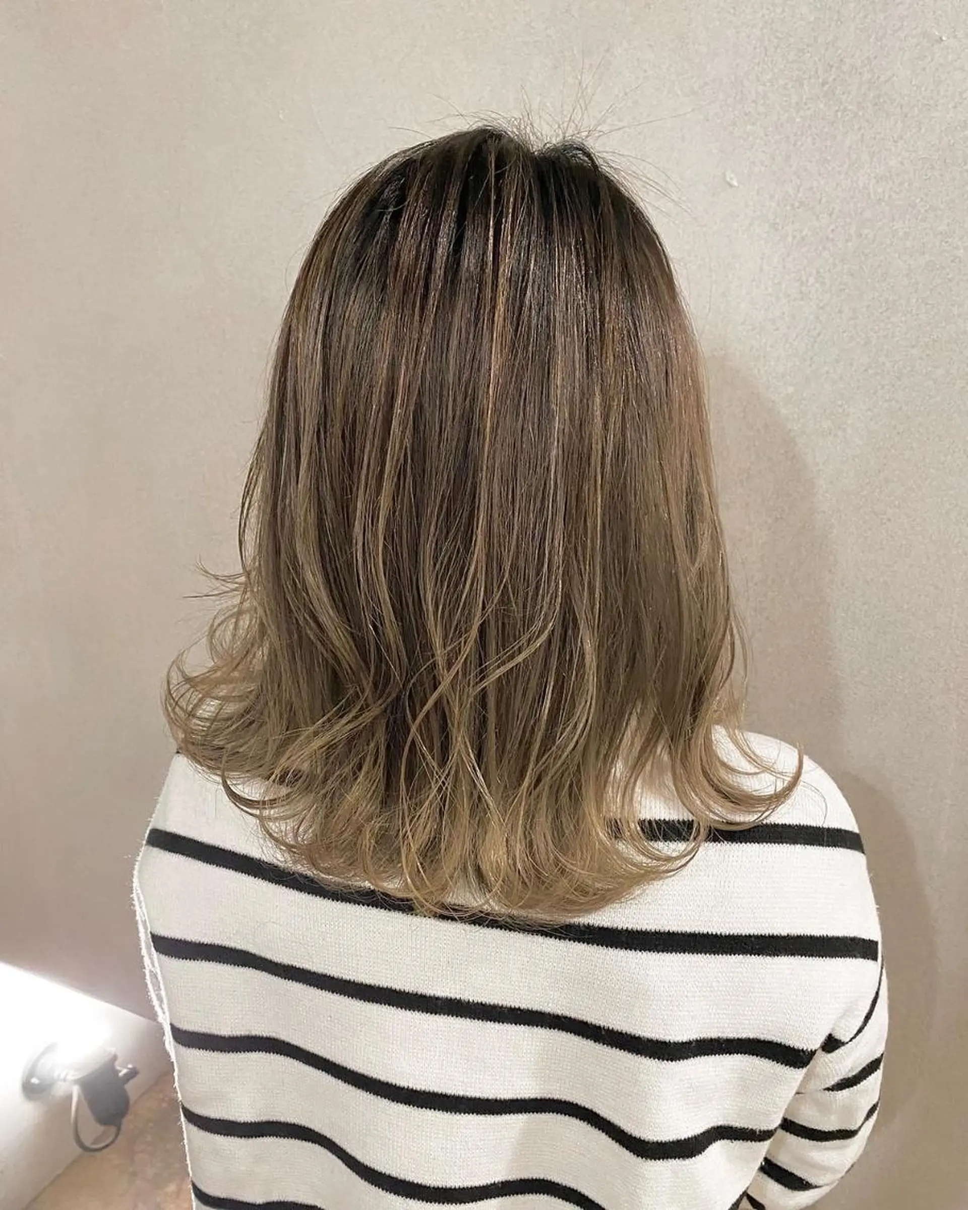 セミロング カラー 高尾 勝利のヘアスタイル