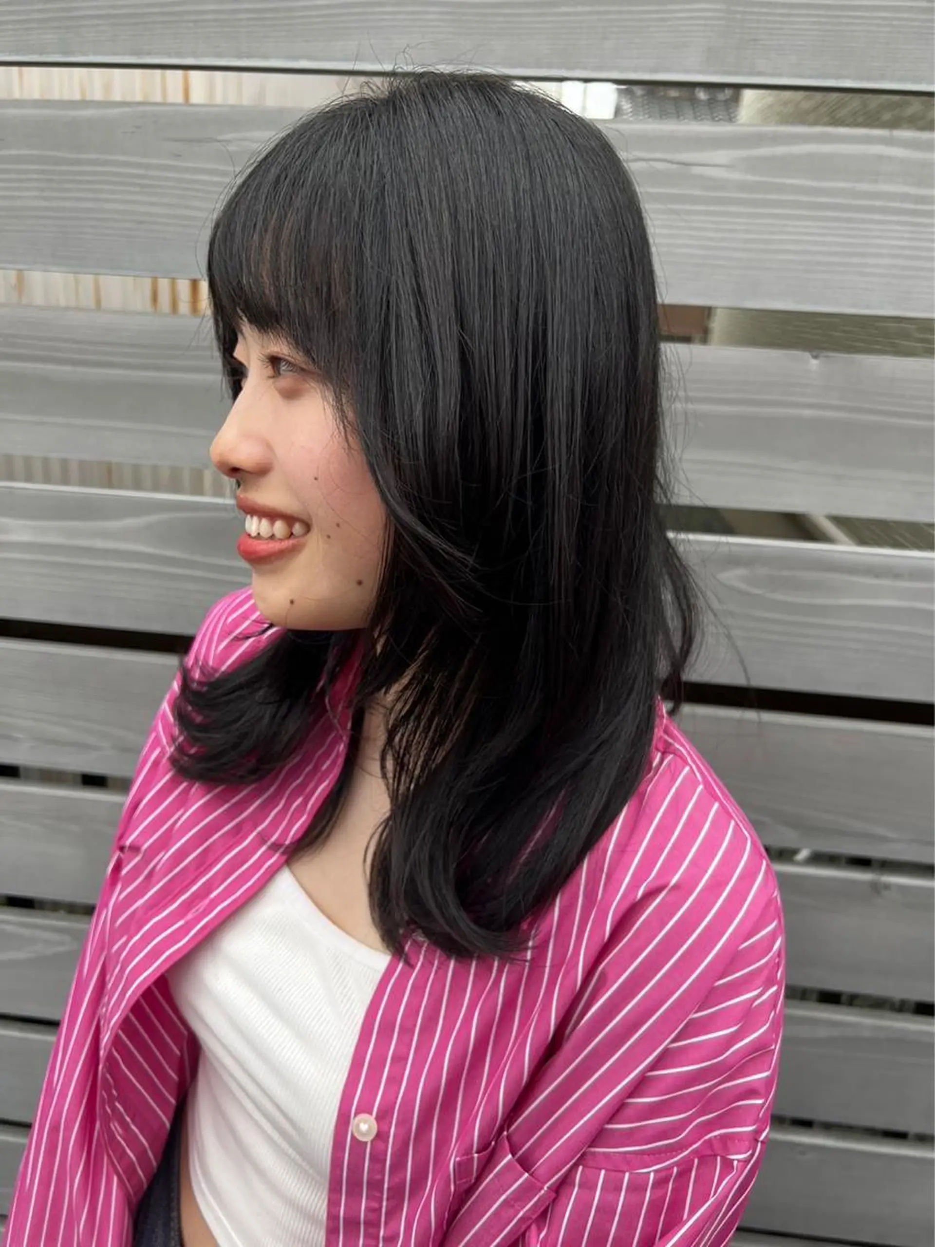 セミロング カラー 山本 怜奈のヘアスタイル
