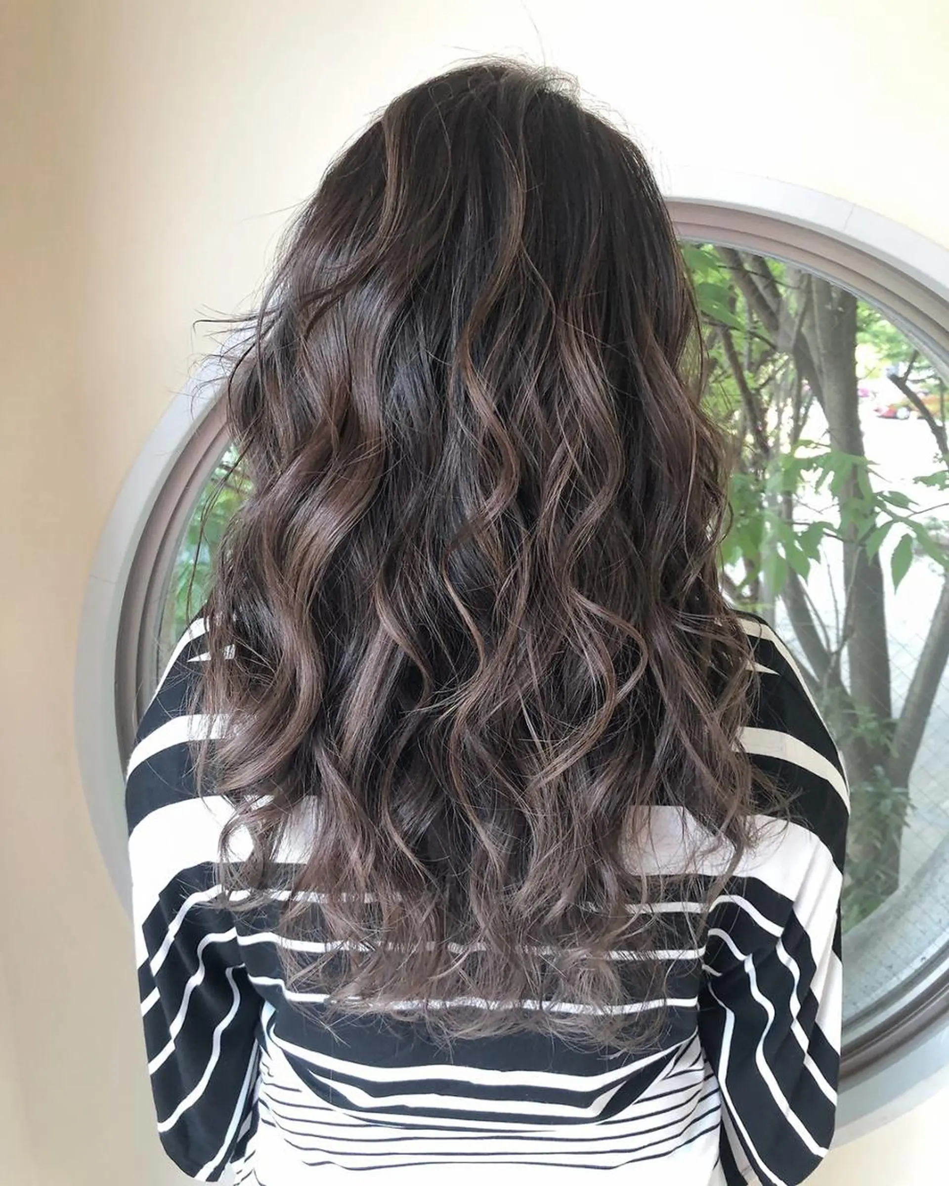 ロング カラー パーマ 上霜 菜月のヘアスタイル