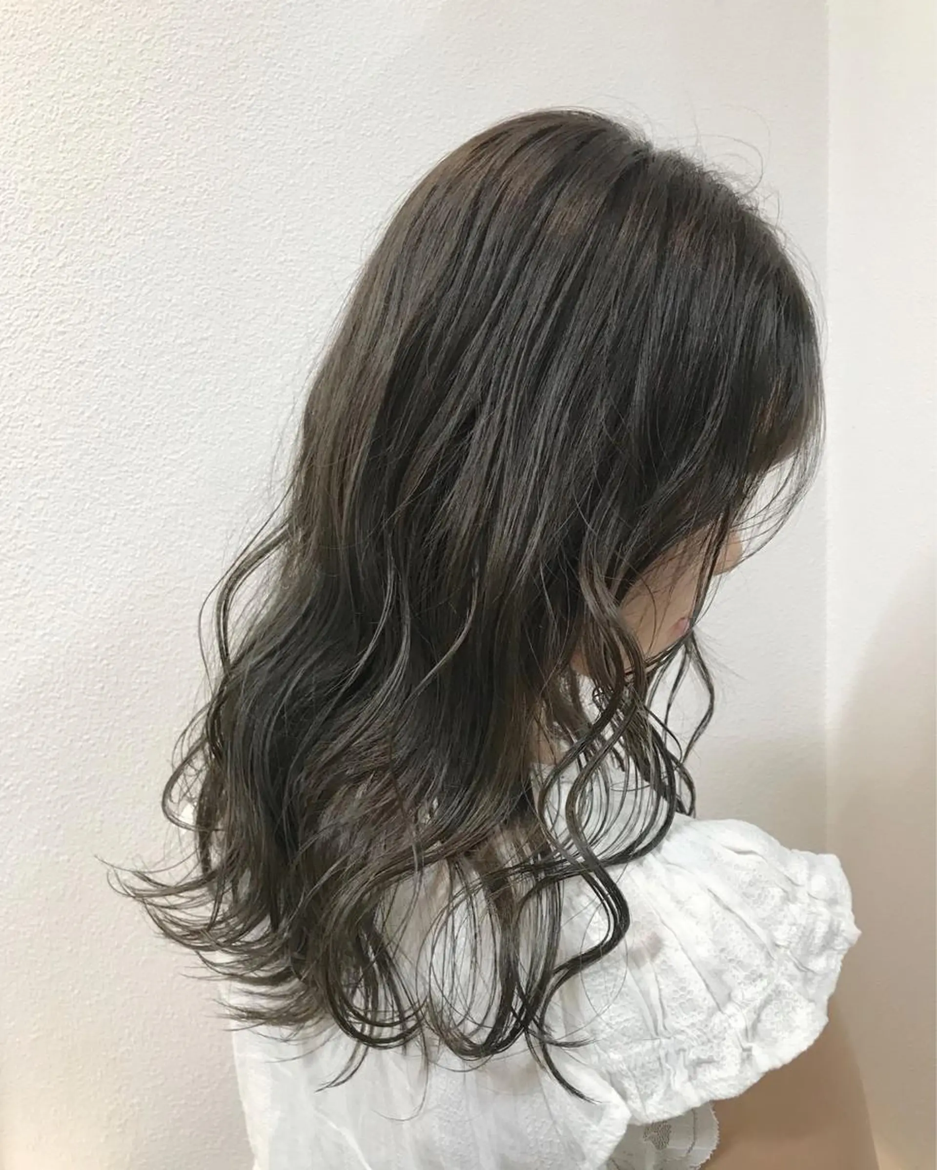 ミディアム カラー ヘアアレンジ ダークグレー ダークグレージュ グレージュ カット ヘアカラー GiseL天神カラー 髪質改善/ブリーチのヘアスタイル