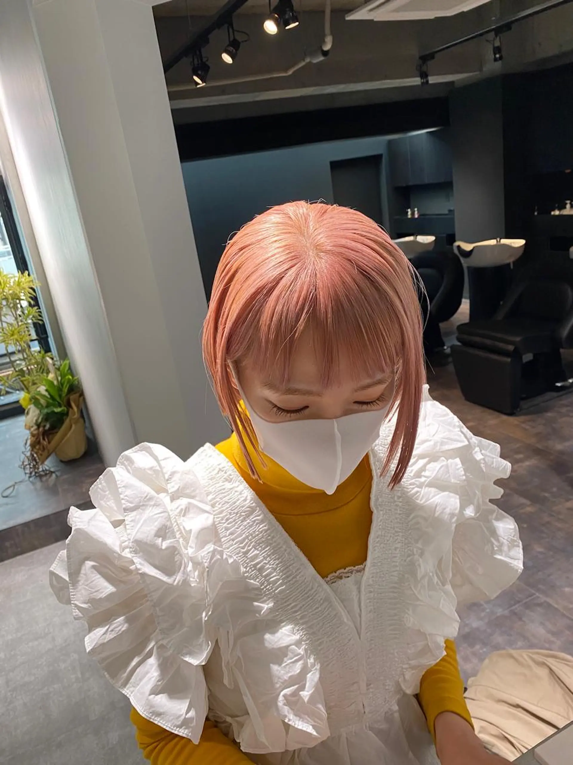 ショート カラー ベージュカラー ピンクカラー ピンクベージュ カット ヘアカラー トリートメント ブリーチ特化 梅田本多翔のヘアスタイル