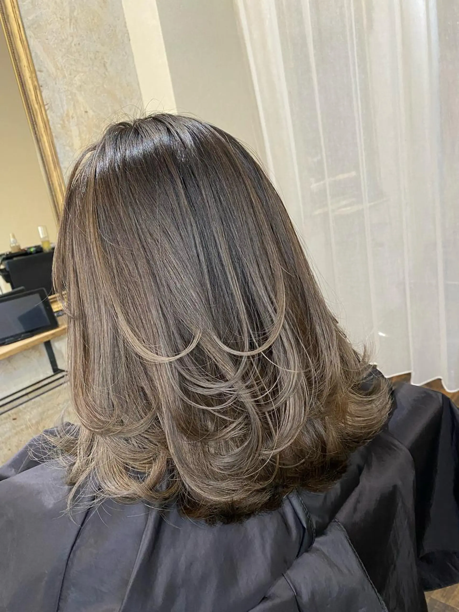 セミロング カラー ヘアカラー トリートメント Tsuyoki .のヘアスタイル