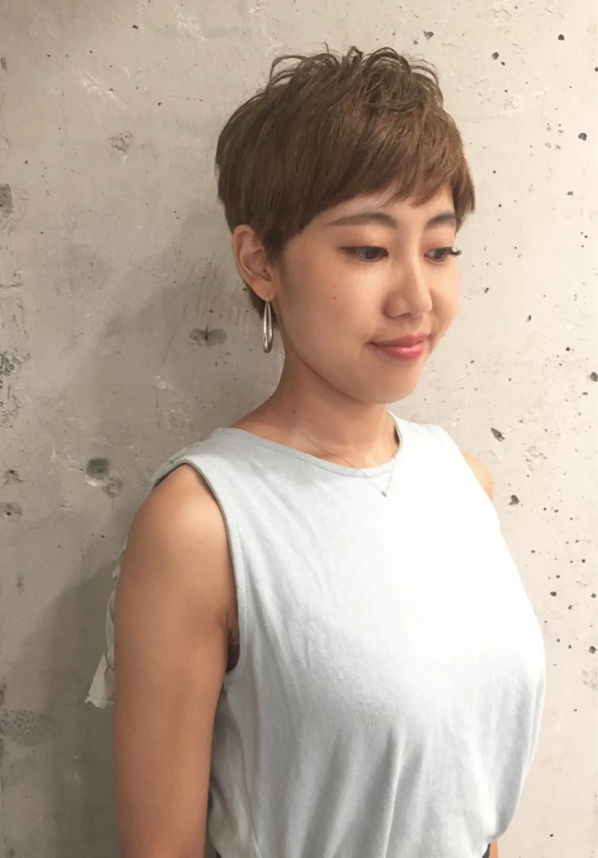 ショート ヘアカラー トリートメント 稲田 結衣夏のヘアスタイル