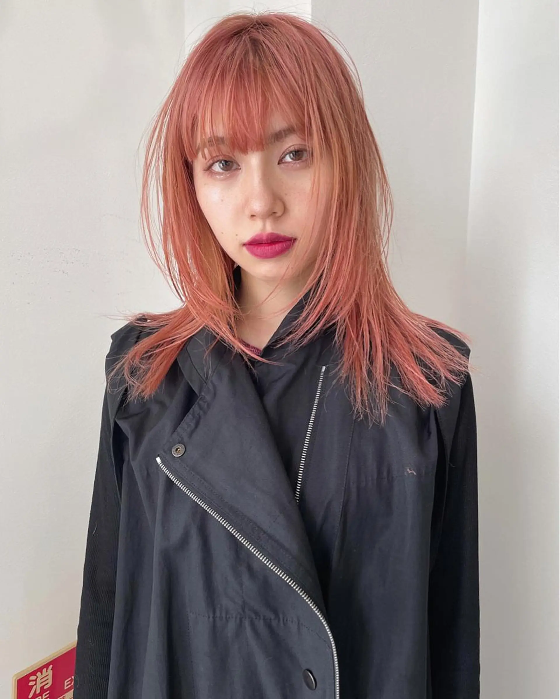 ミディアム カラー ブリーチ ケアブリーチ ピンクカラー カット ヘアカラー トリートメント Loom.所属・村上雅人 ナチュラルモードのヘアスタイル