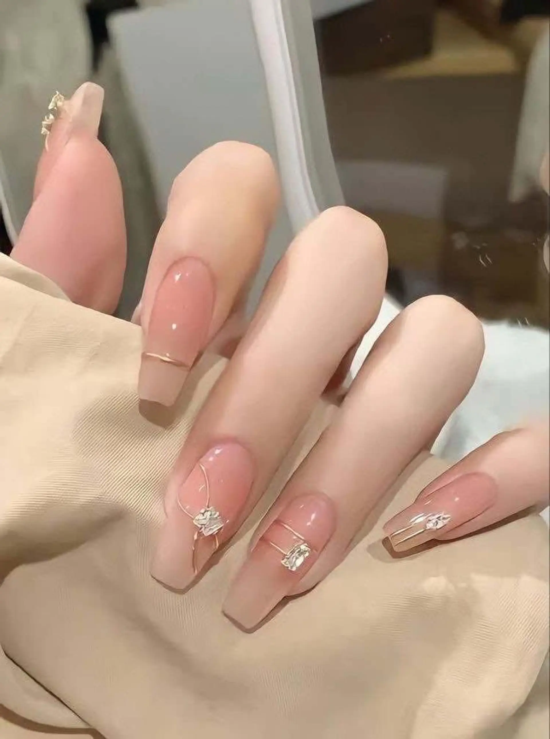 ロング 韓国風ヘア ハンドネイル Bling Salonのネイルデザイン