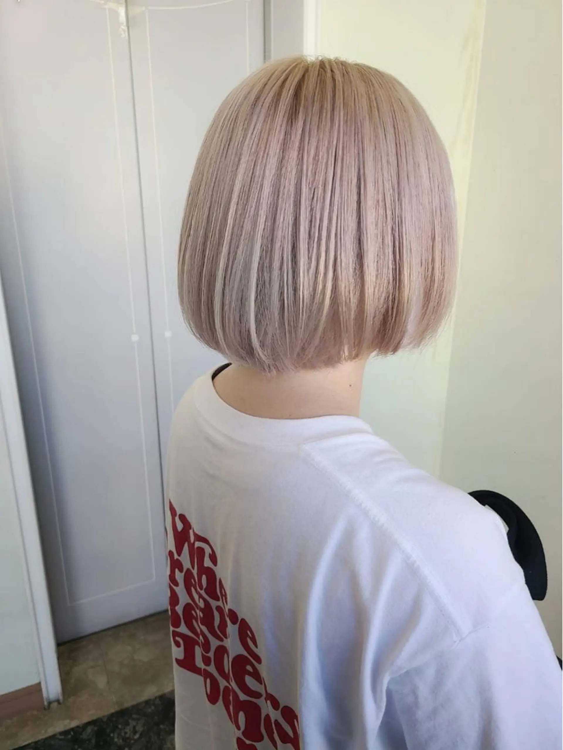 カラー ベージュカラー ホワイトベージュ NUMBER 天王寺YUYAのヘアスタイル