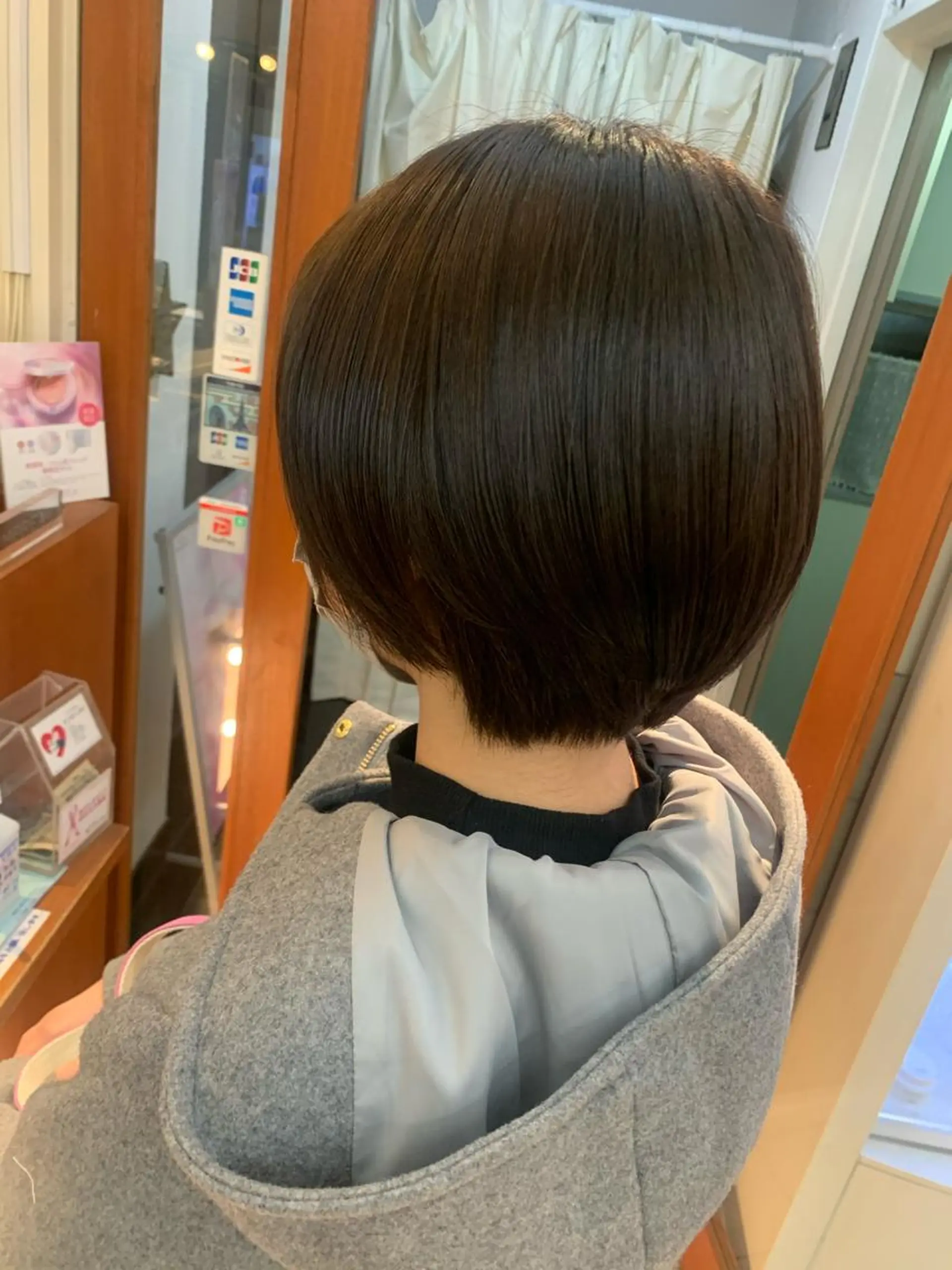 ショート カラー 黒髪 縮毛矯正・透明感 カラー💙acoのヘアスタイル