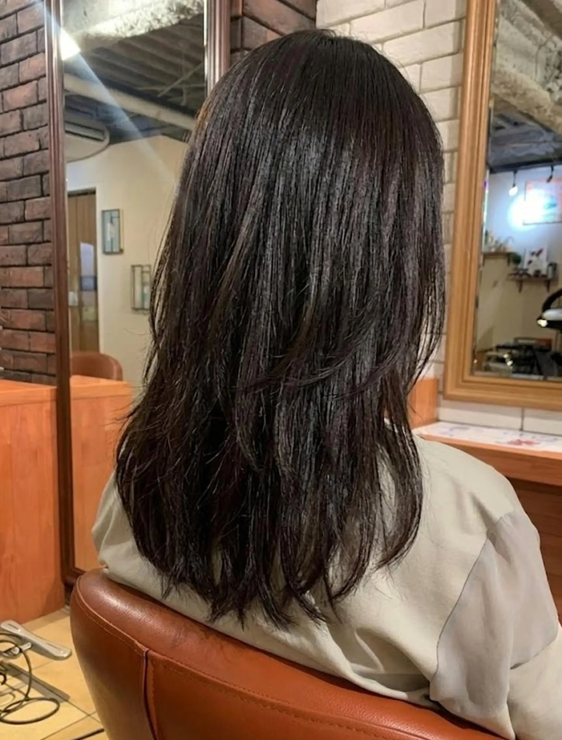 ミディアム カラー ベージュカラー ブラウンカラー 顔周りカット レイヤーカット カット ヘアカラー トリートメント flencia 丸 和博|カットのヘアスタイル