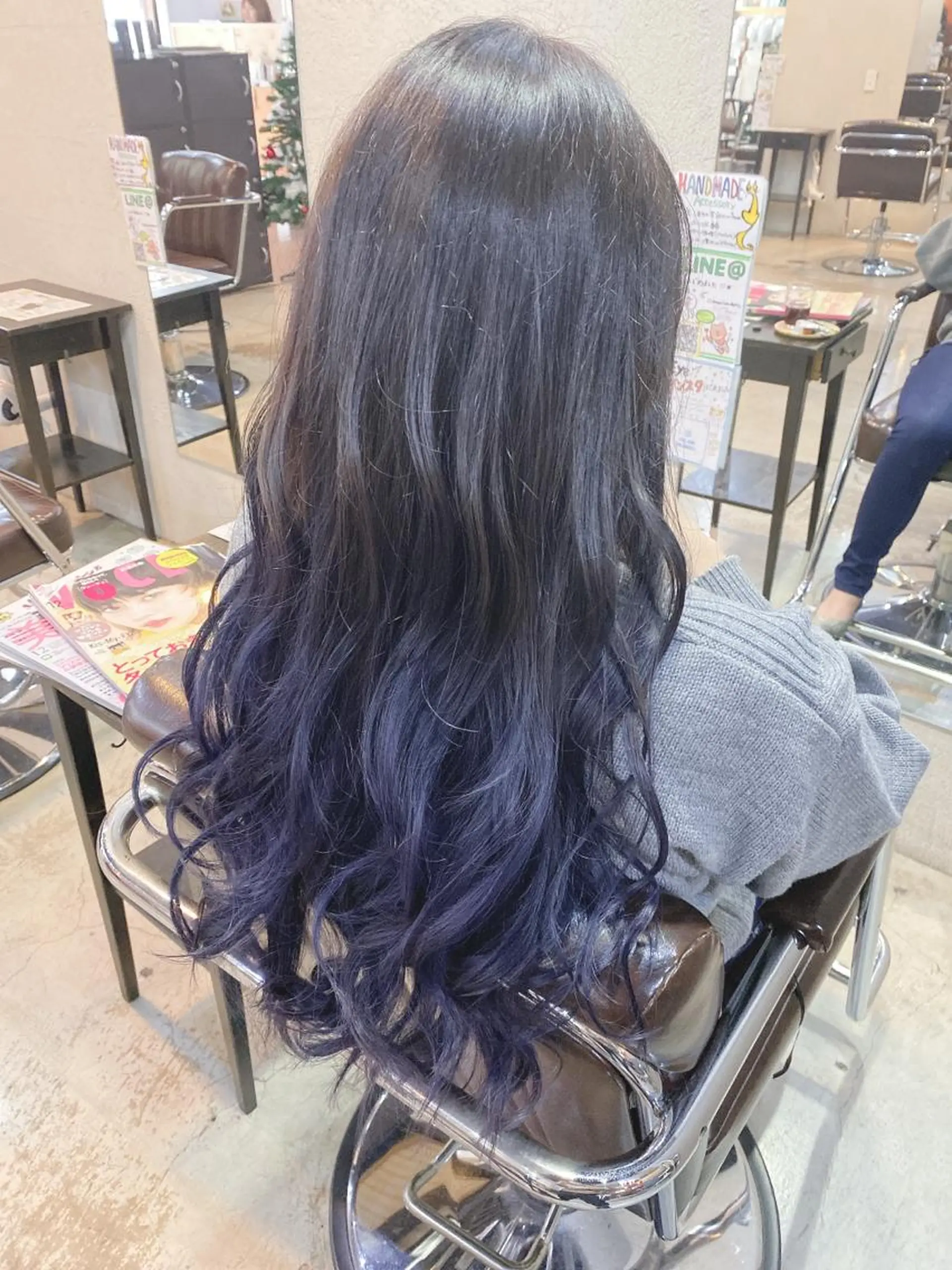 ロング カラー ヘアアレンジ ブルーカラー バイオレットカラー ヘアカラー トリートメント 桜田 修未のヘアスタイル