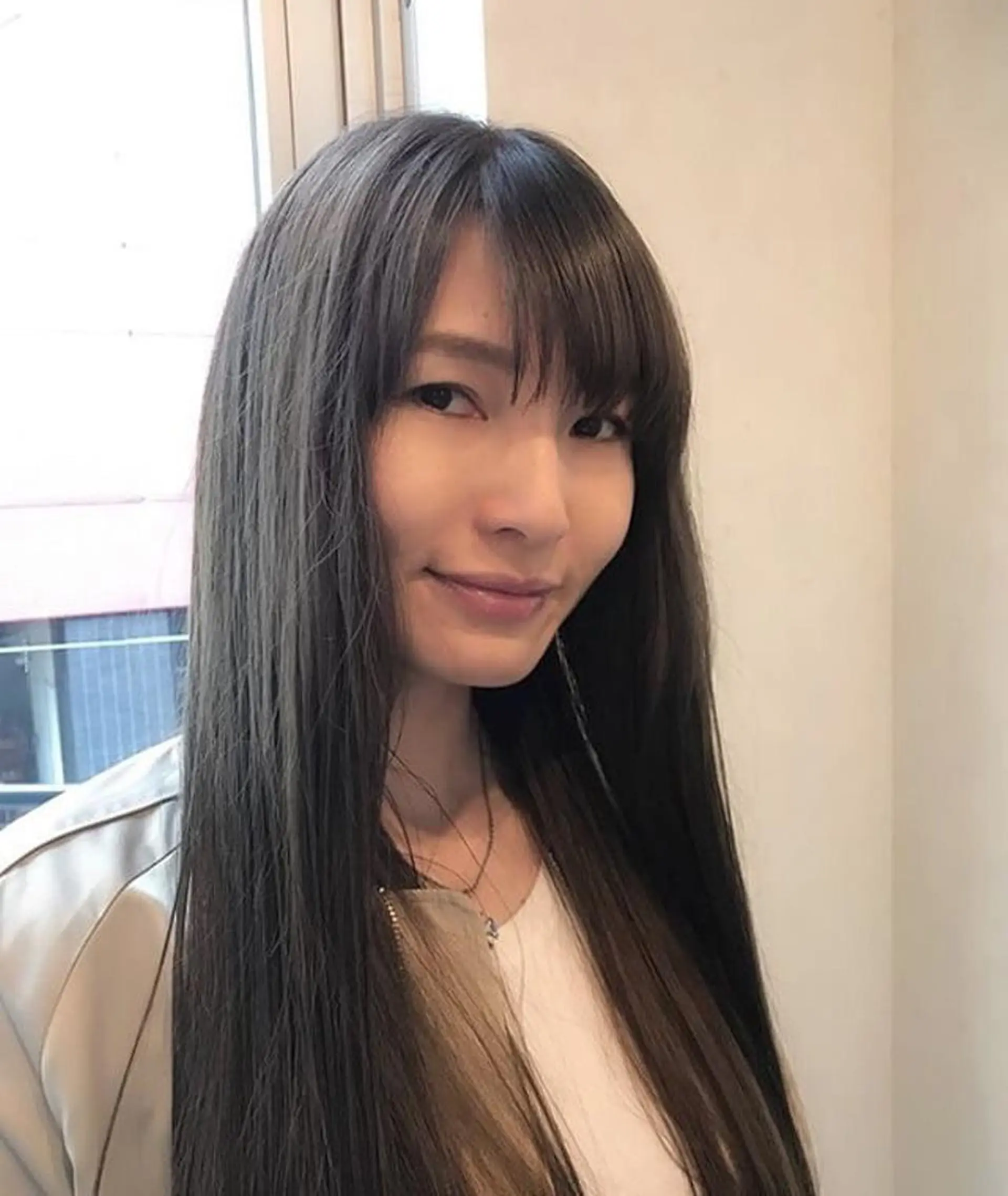 ロング カラー アッシュ ベージュカラー TOWA 野村　コウダイのヘアスタイル