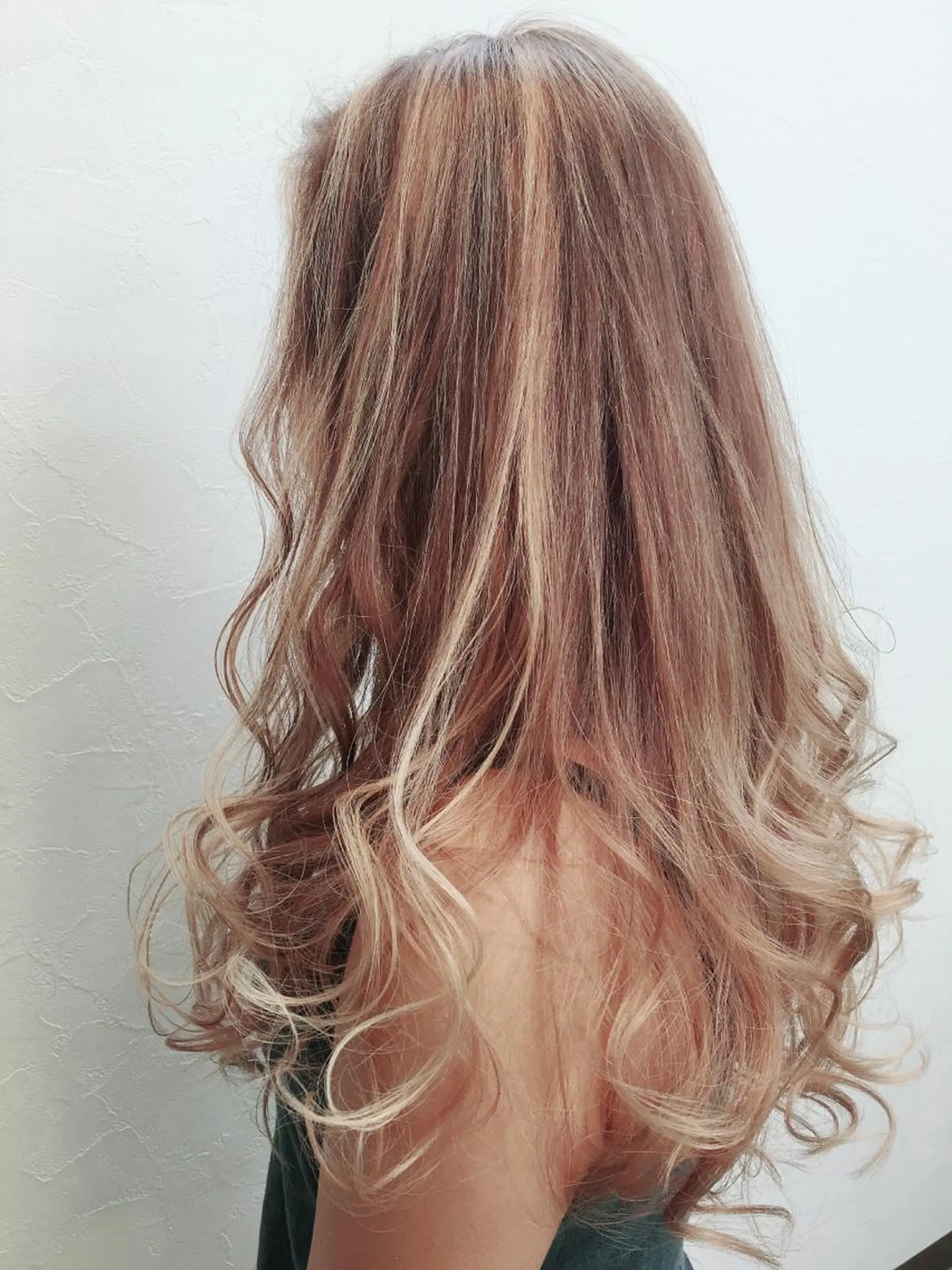 ロング カラー ハイライトカラー ハイライト 菅沼 まみのヘアスタイル