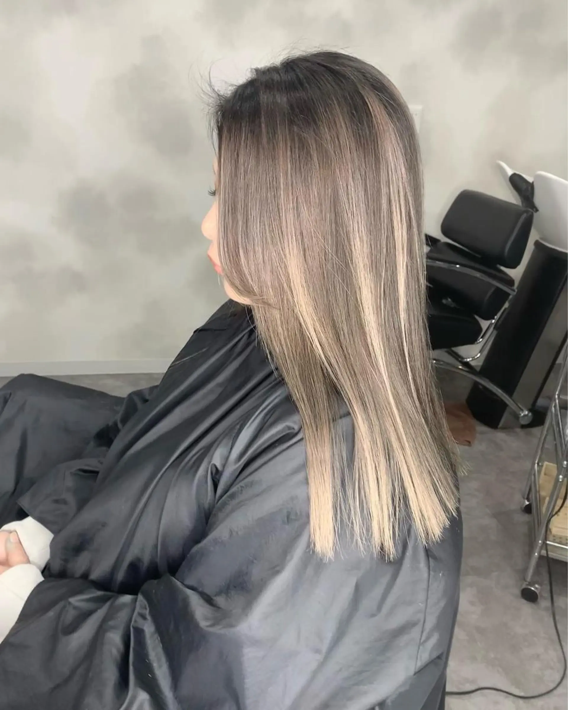 セミロング カラー Still所属・タニ ユウのヘアスタイル