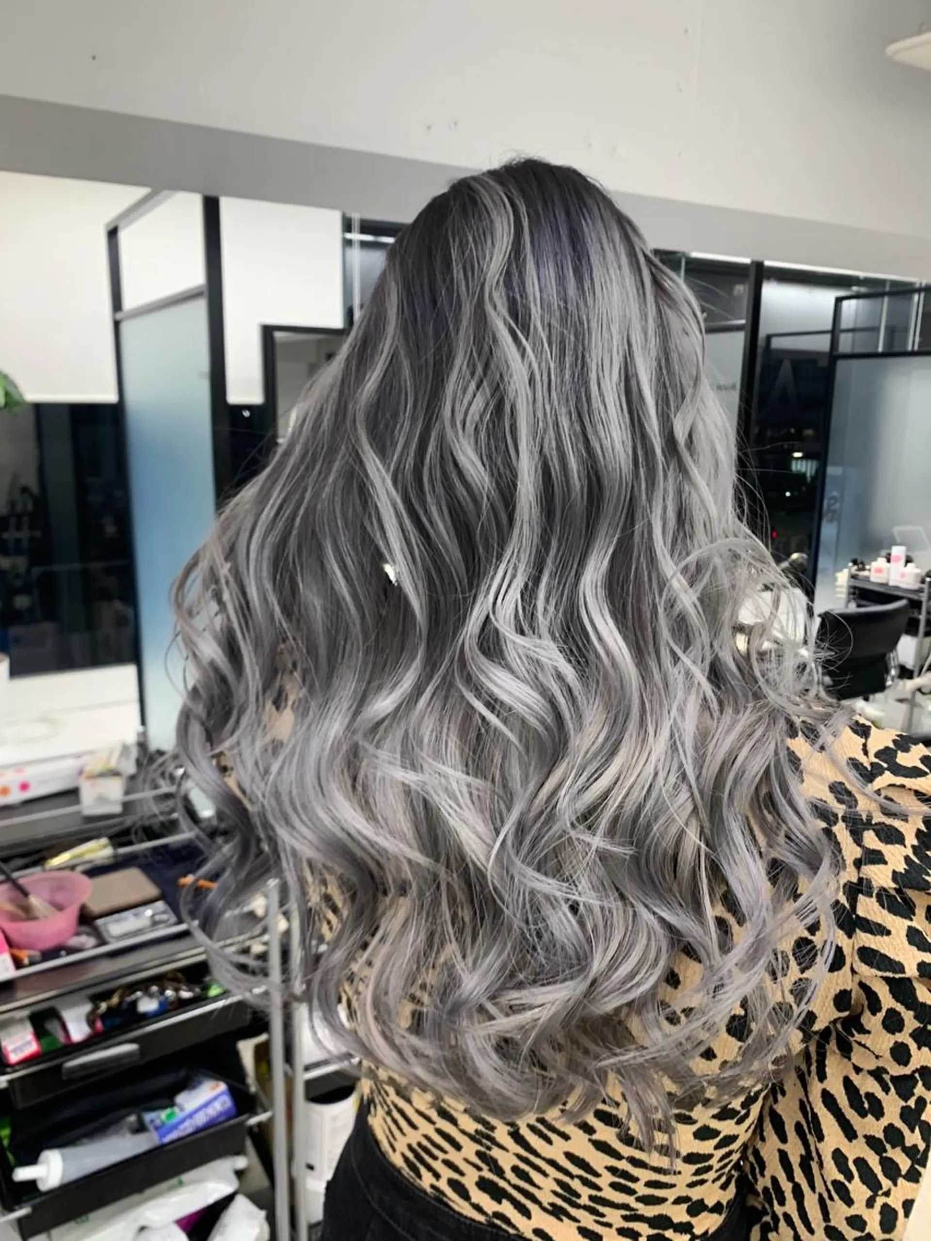 ロング カラー 及川シゲル 髪質改善講師のヘアスタイル