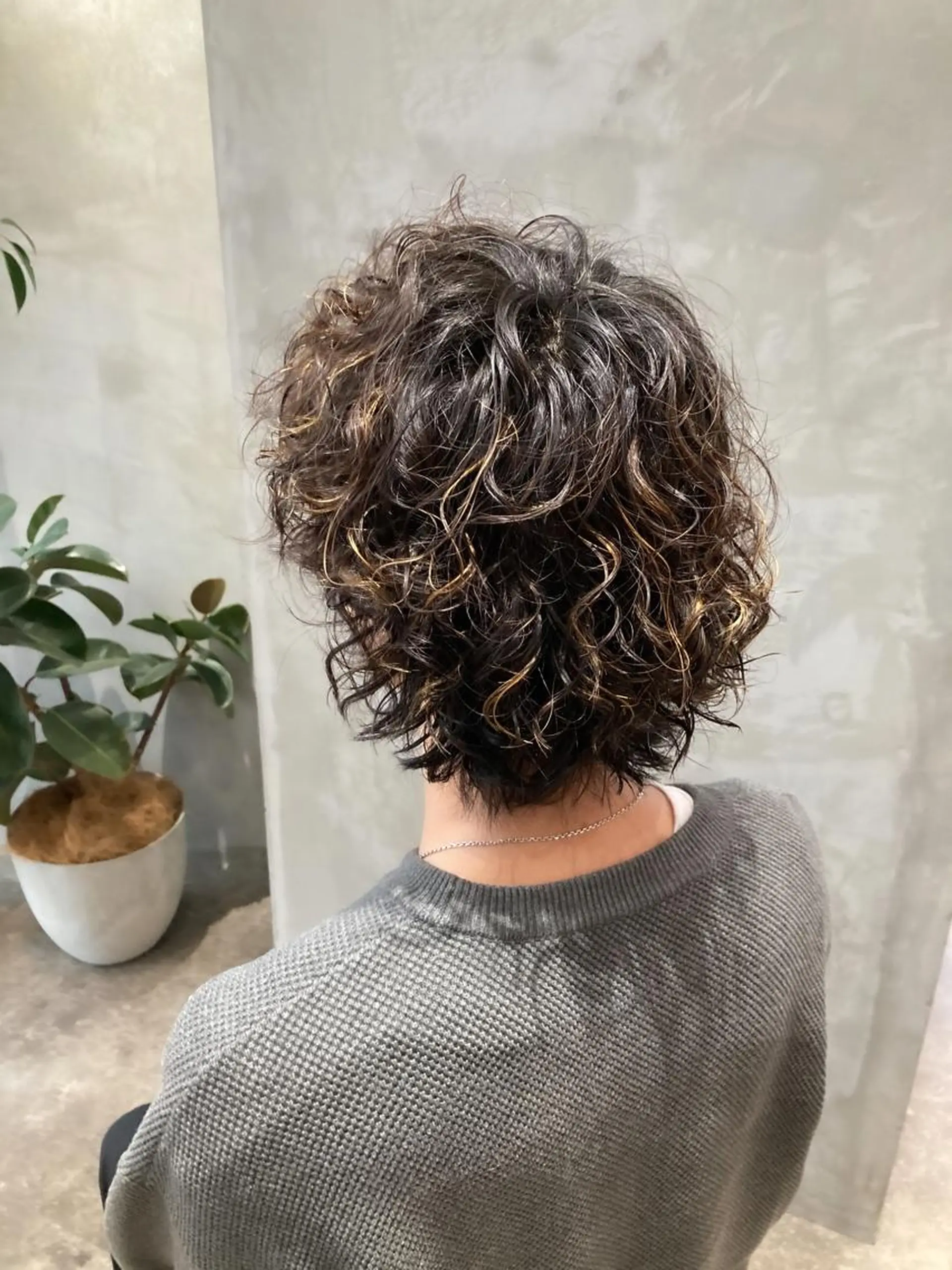 ミディアム パーマ メンズ 波巻きスパイラルパー マ/シャドウパーマ駿のヘアスタイル