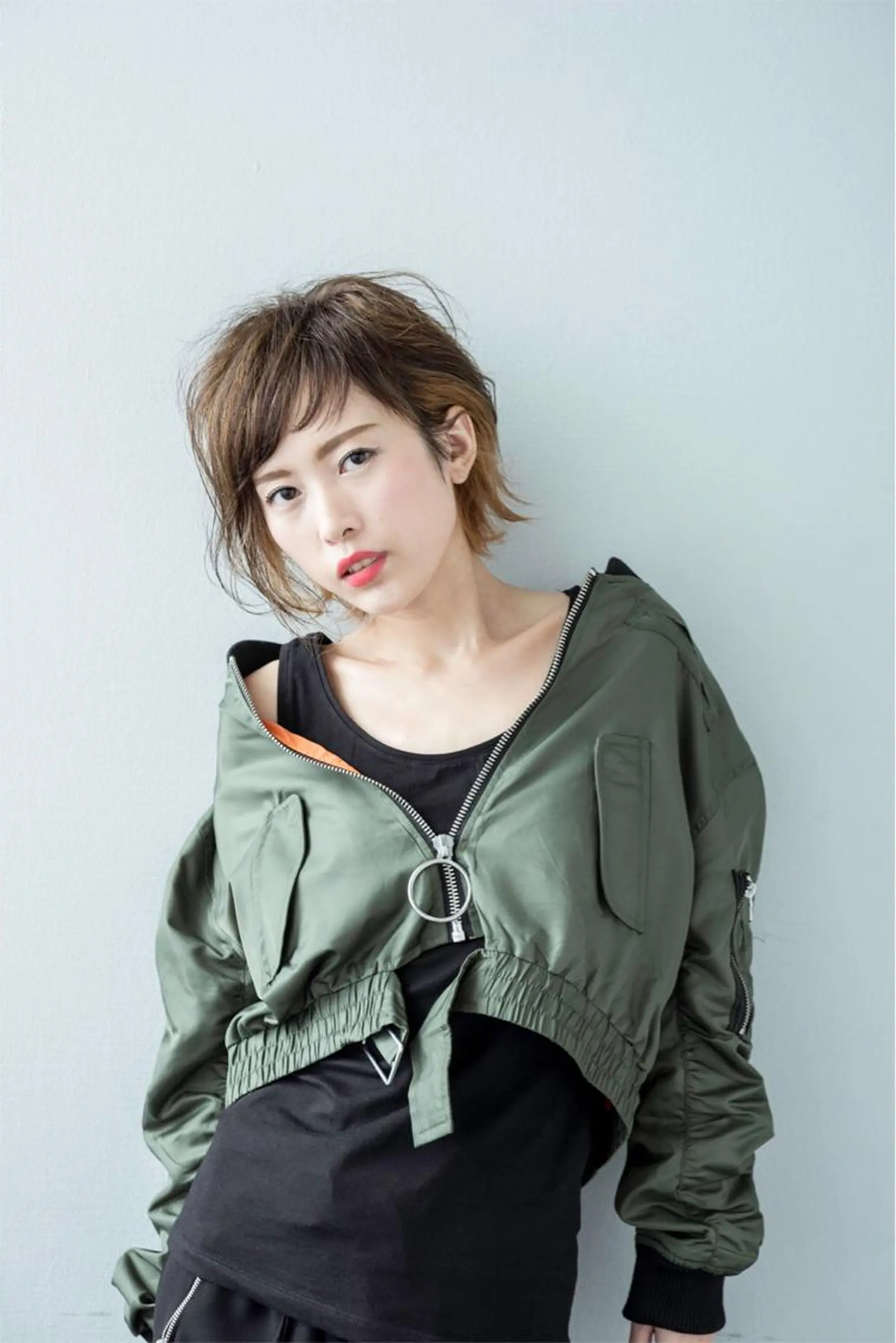 ショート カラー ブリーチ ダブルカラー アドミラルYoshi oのヘアスタイル