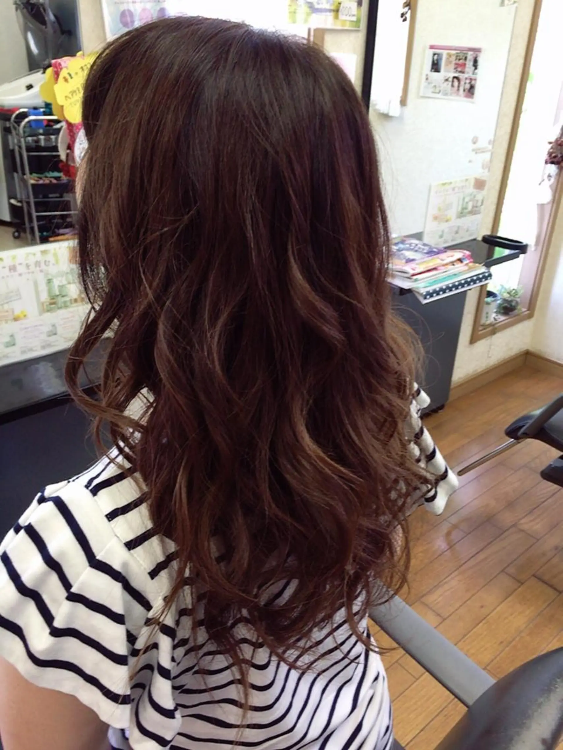 ロング カラー アッシュ アッシュブラウン ブラウンカラー ハイライトカラー ハイライト 加藤 千秋のヘアスタイル