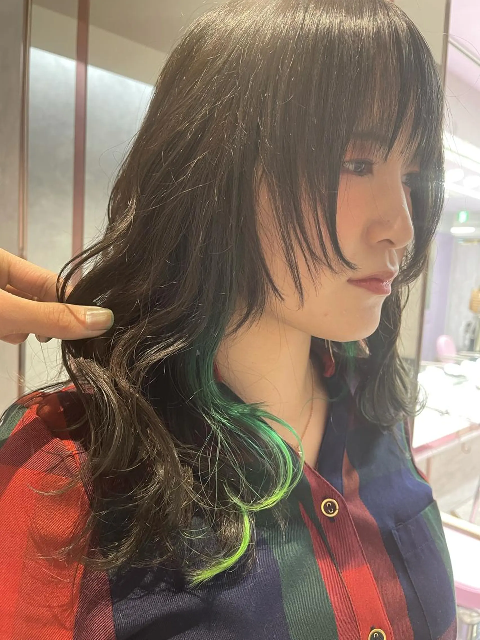 ロング カラー ヘアアレンジ グラデーションカラー オリーブカラー エクステ ウルフカット カット ヘアカラー トリートメント 福西 洋斗のヘアスタイル