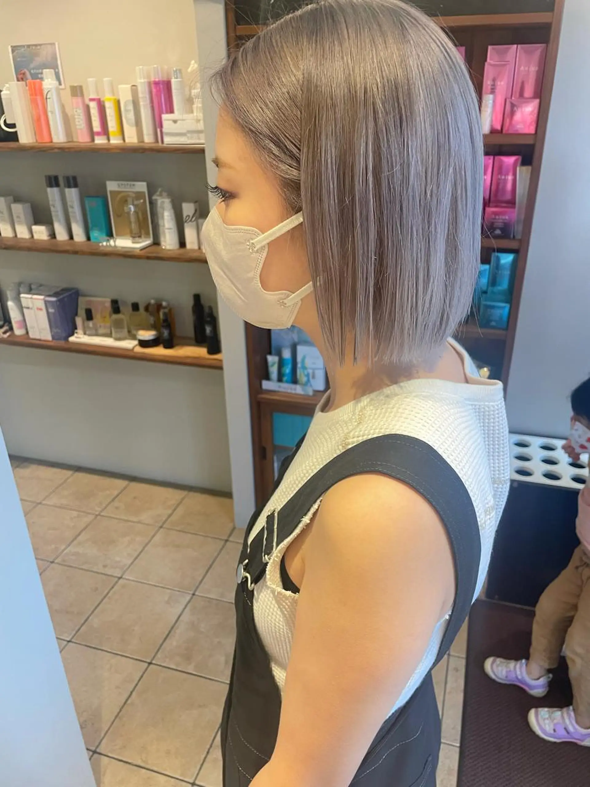 ミディアム カラー 渡辺 瑠美のヘアスタイル