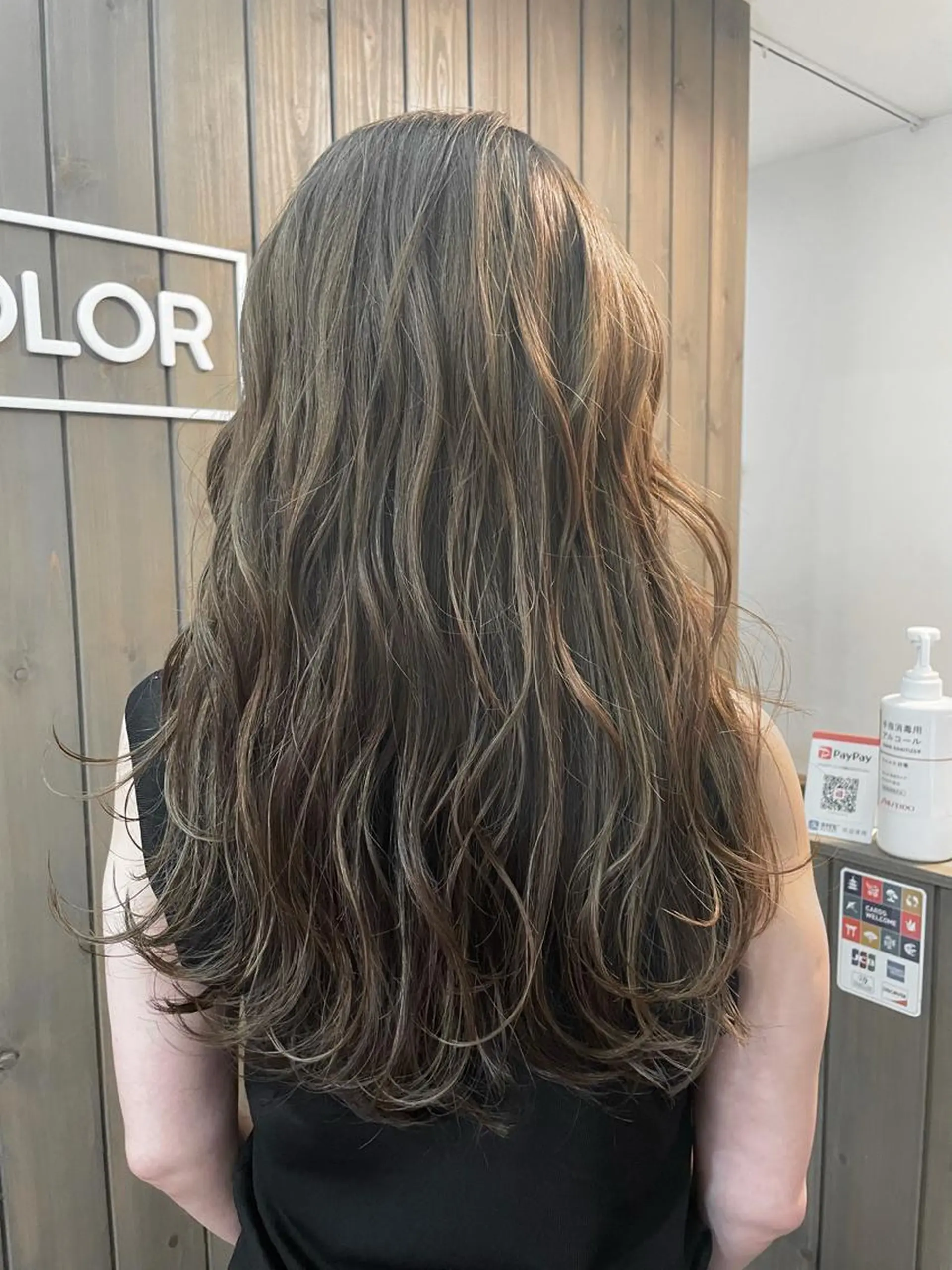 セミロング カラー パーマ ヘアアレンジ ベージュカラー グレージュ ハイライトカラー 外国人風カラー ハイライト ナガミネアリサ/ 学芸大学/海外ヘアのヘアスタイル