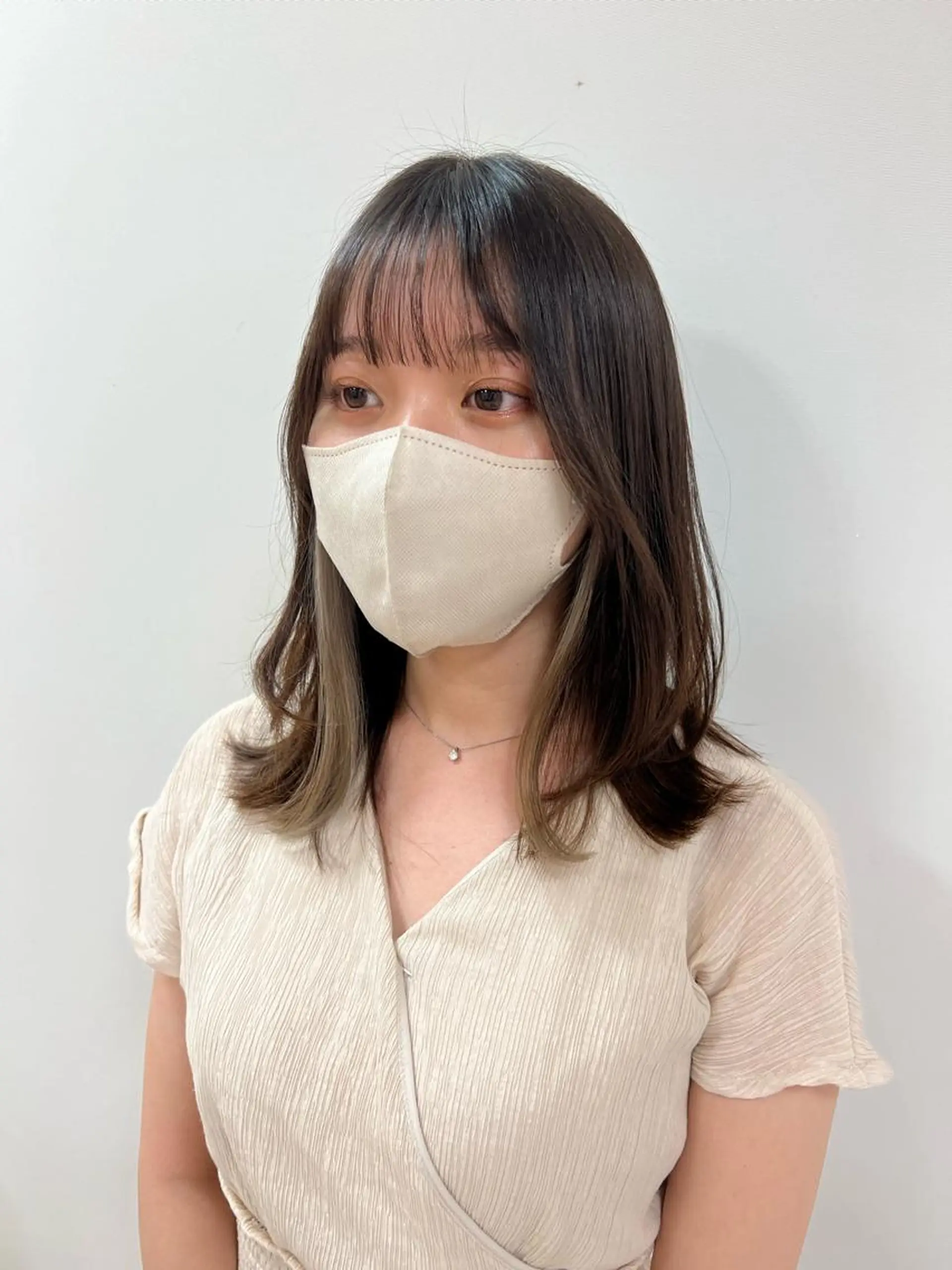 セミロング カラー カット ヘアカラー トリートメント ヘアセット ハイトーン/ウルフ /レイヤー/坂野幸伸のヘアスタイル